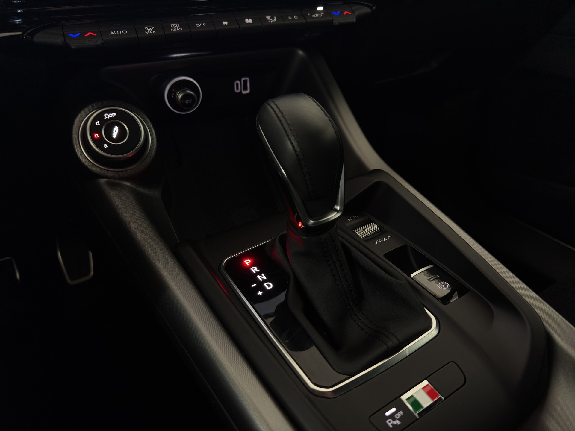 ALFA ROMEO Tonale 1.5 48V Hybrid Veloce "ADAS Pack-RF.-Kamera-Leder Alcantara"-image-13