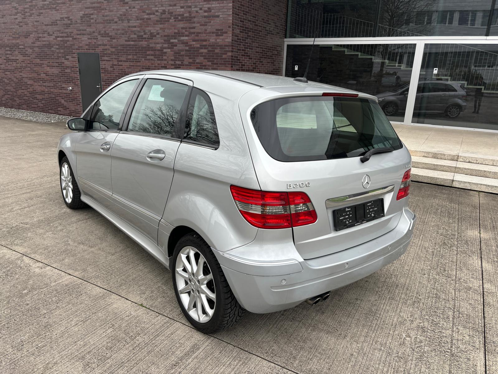 MERCEDES-BENZ B 200 T-image-2