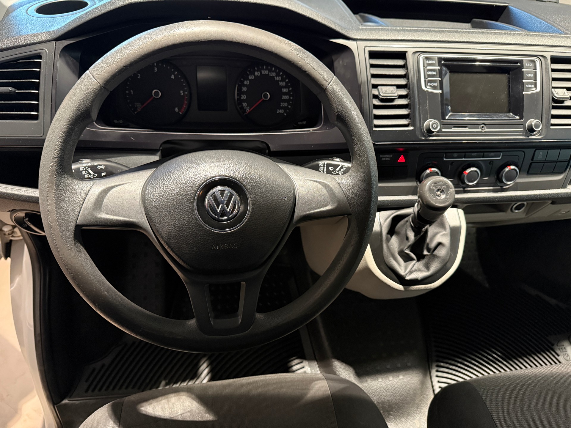 VW T6 2.0 TDI 4Motion-image-8