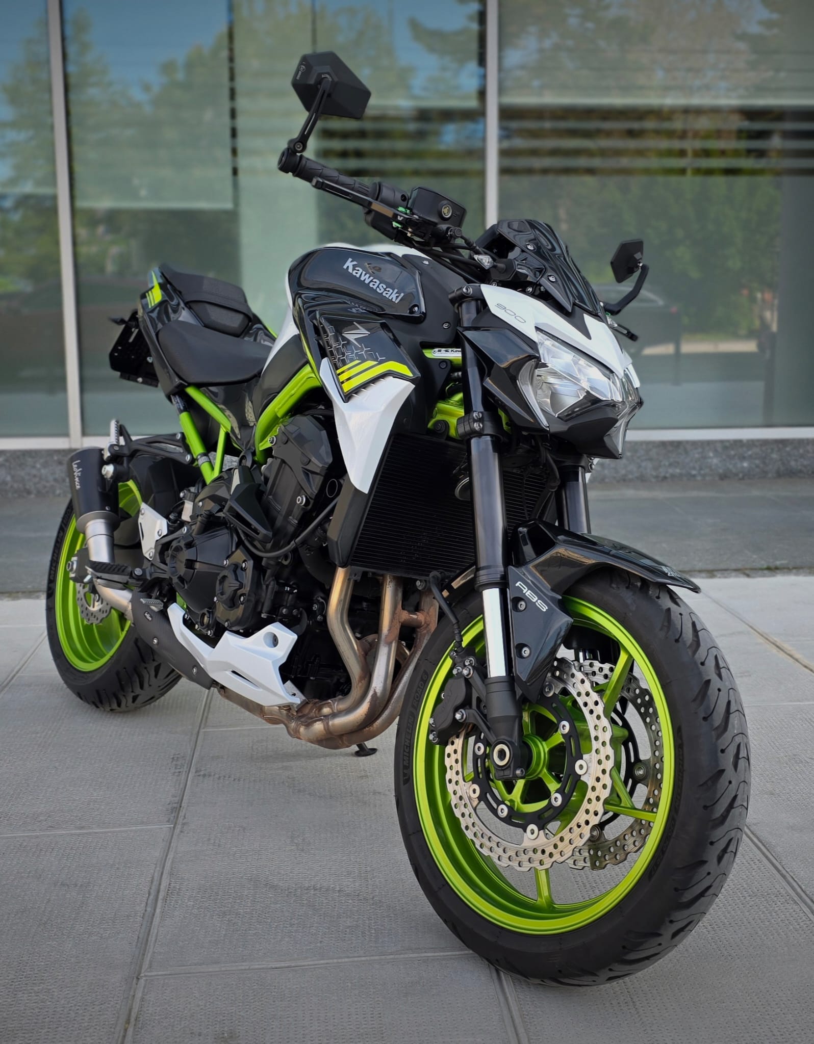 KAWASAKI Z 900-showroom-element-2