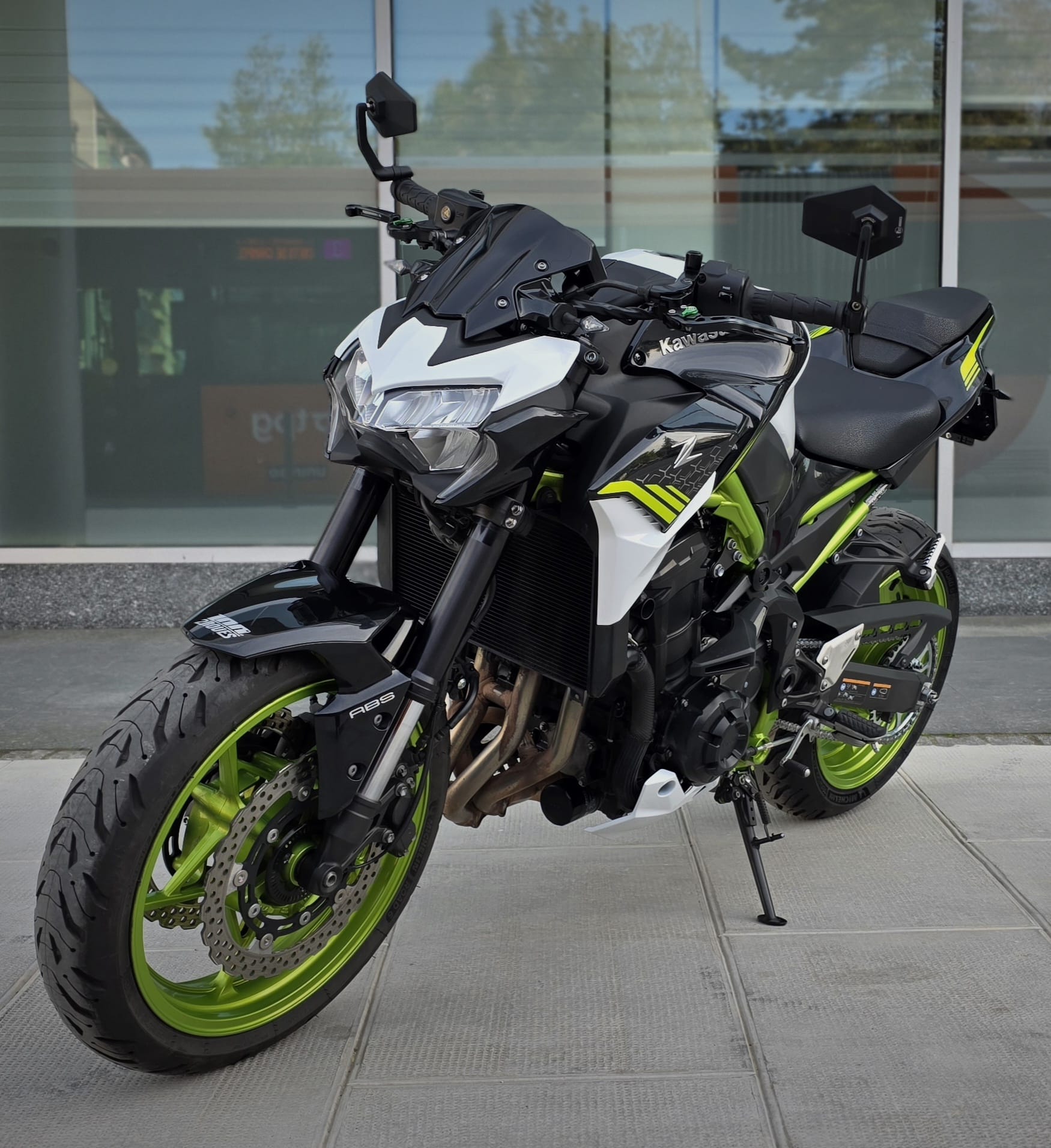 KAWASAKI Z 900-showroom-element-3
