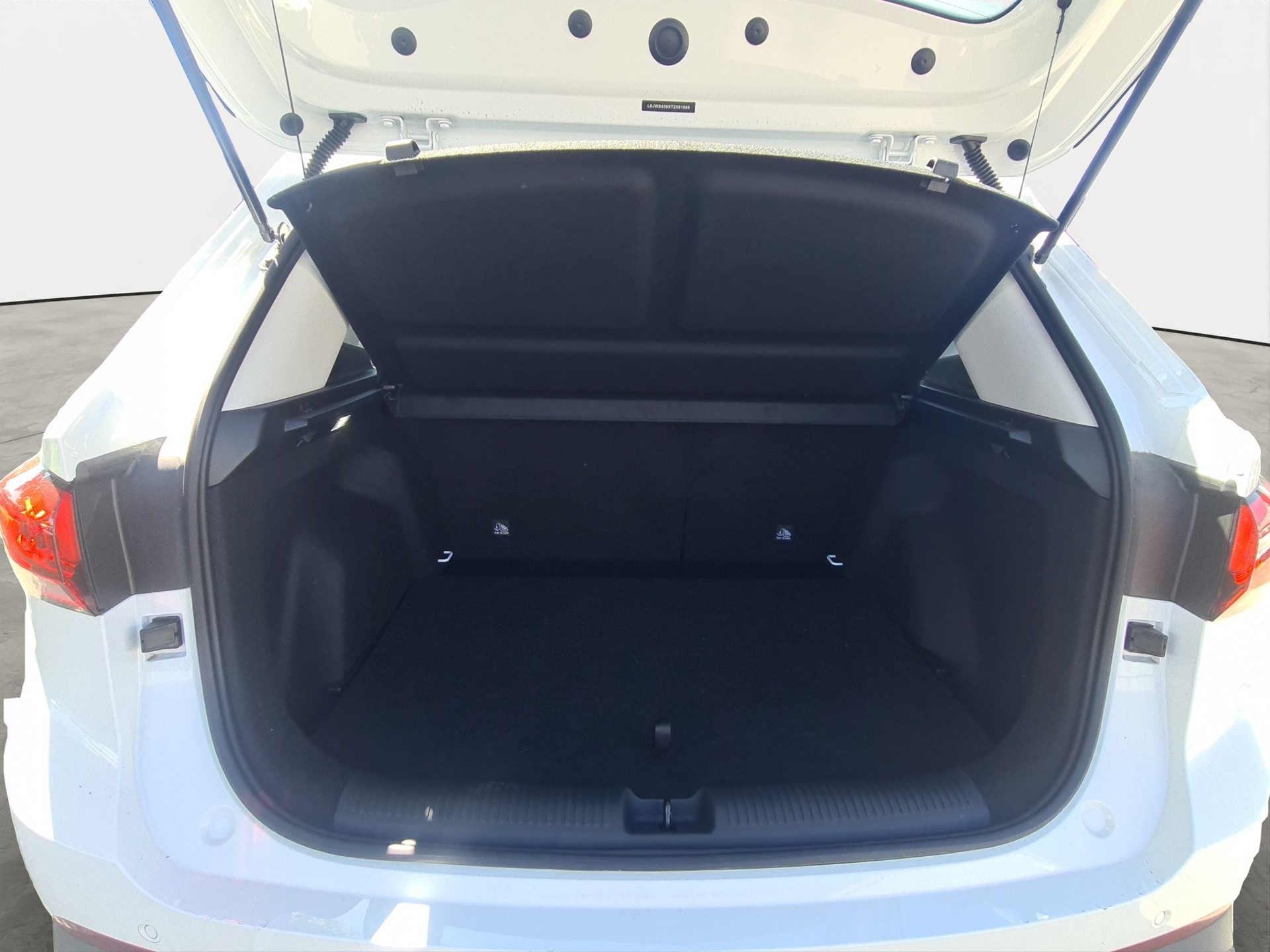 MG ZS 1.5 HEV Comfort-image-8