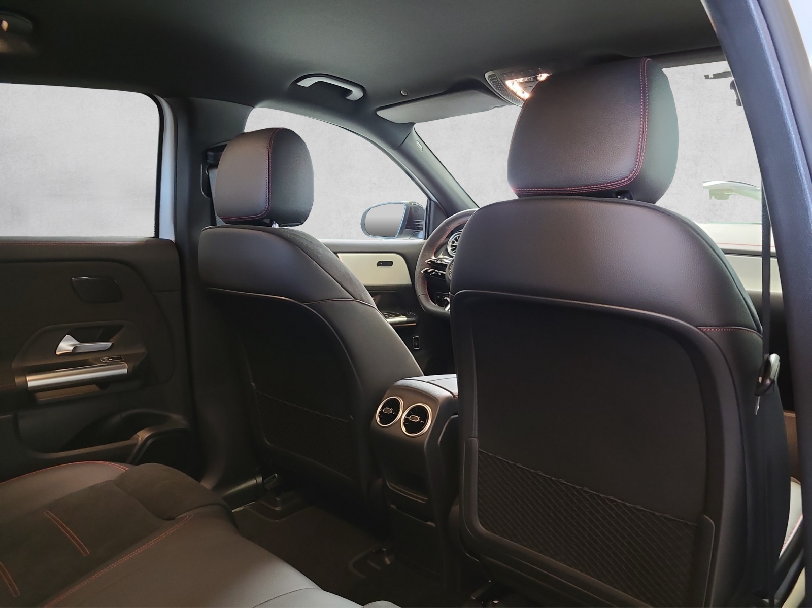 MERCEDES-BENZ EQA 350 66,5 kWh 4Matic Excellence-image-14