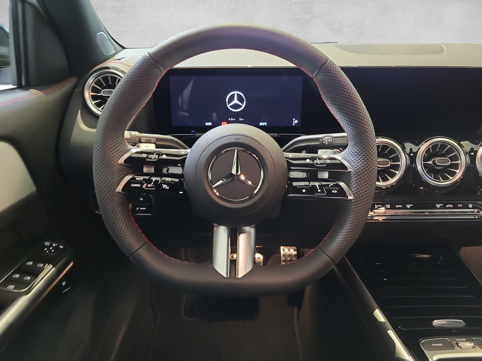 MERCEDES-BENZ EQA 350 66,5 kWh 4Matic Excellence-image-12
