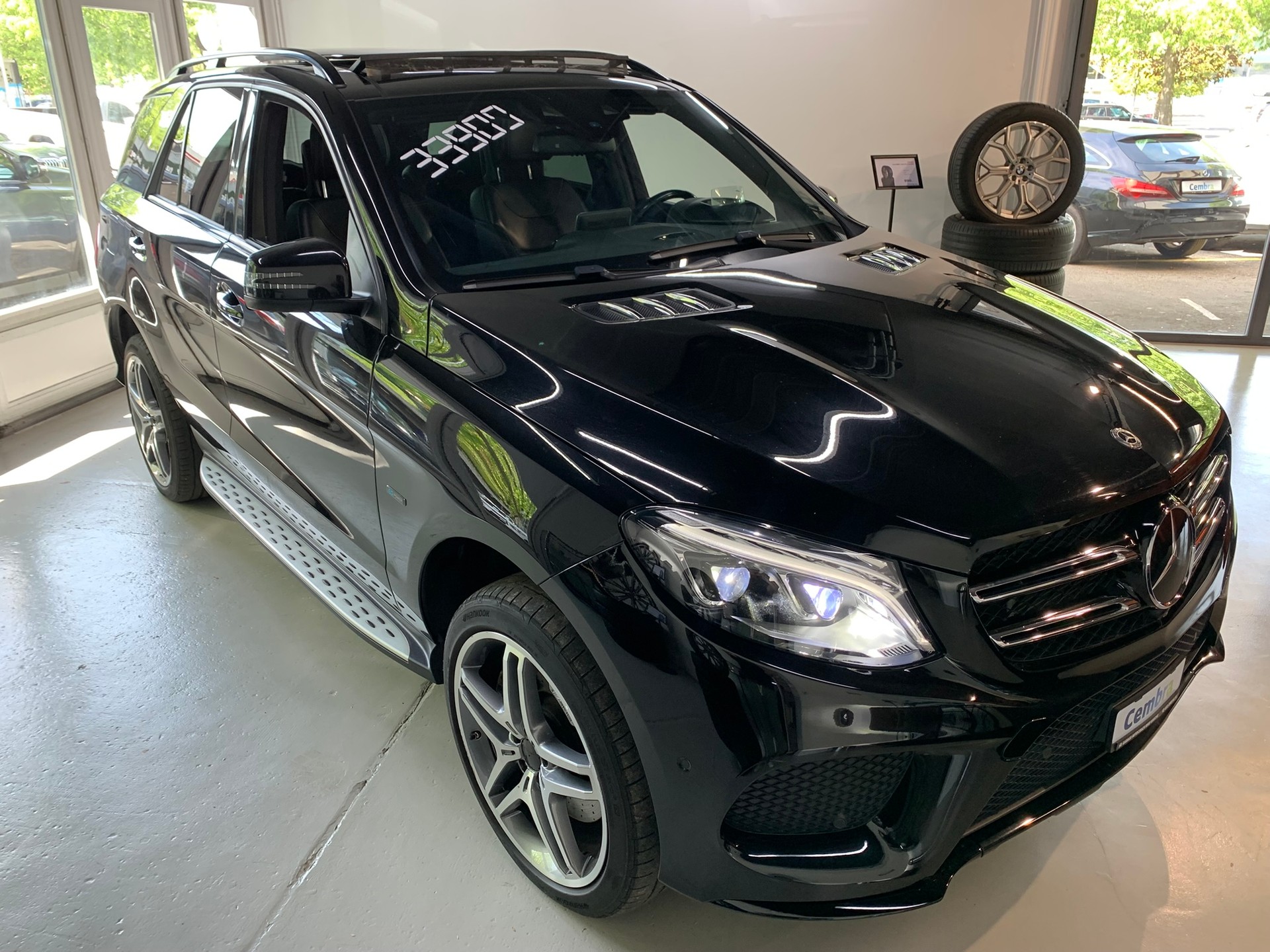 MERCEDES-BENZ GLE 500 e 4Matic 7G-Tronic-showroom-element-2