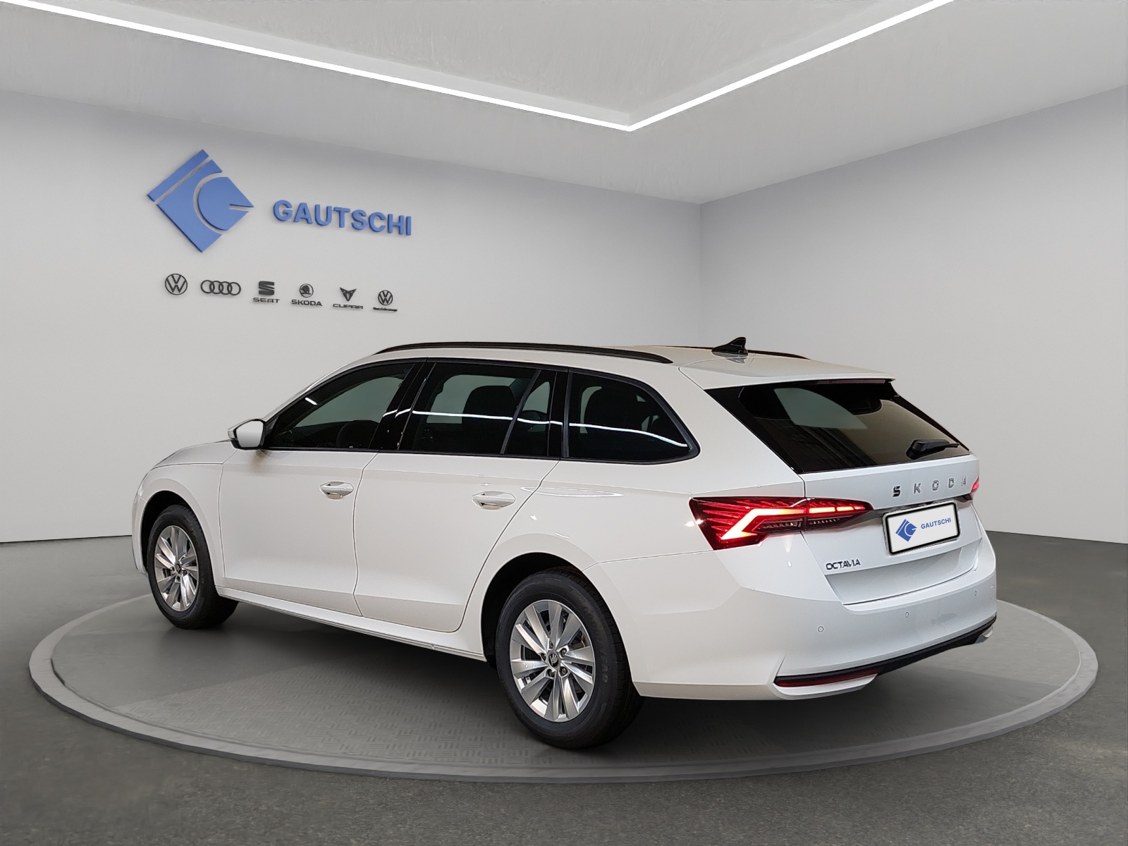 SKODA Octavia Combi 2.0 TDI DSG Selection-image-2