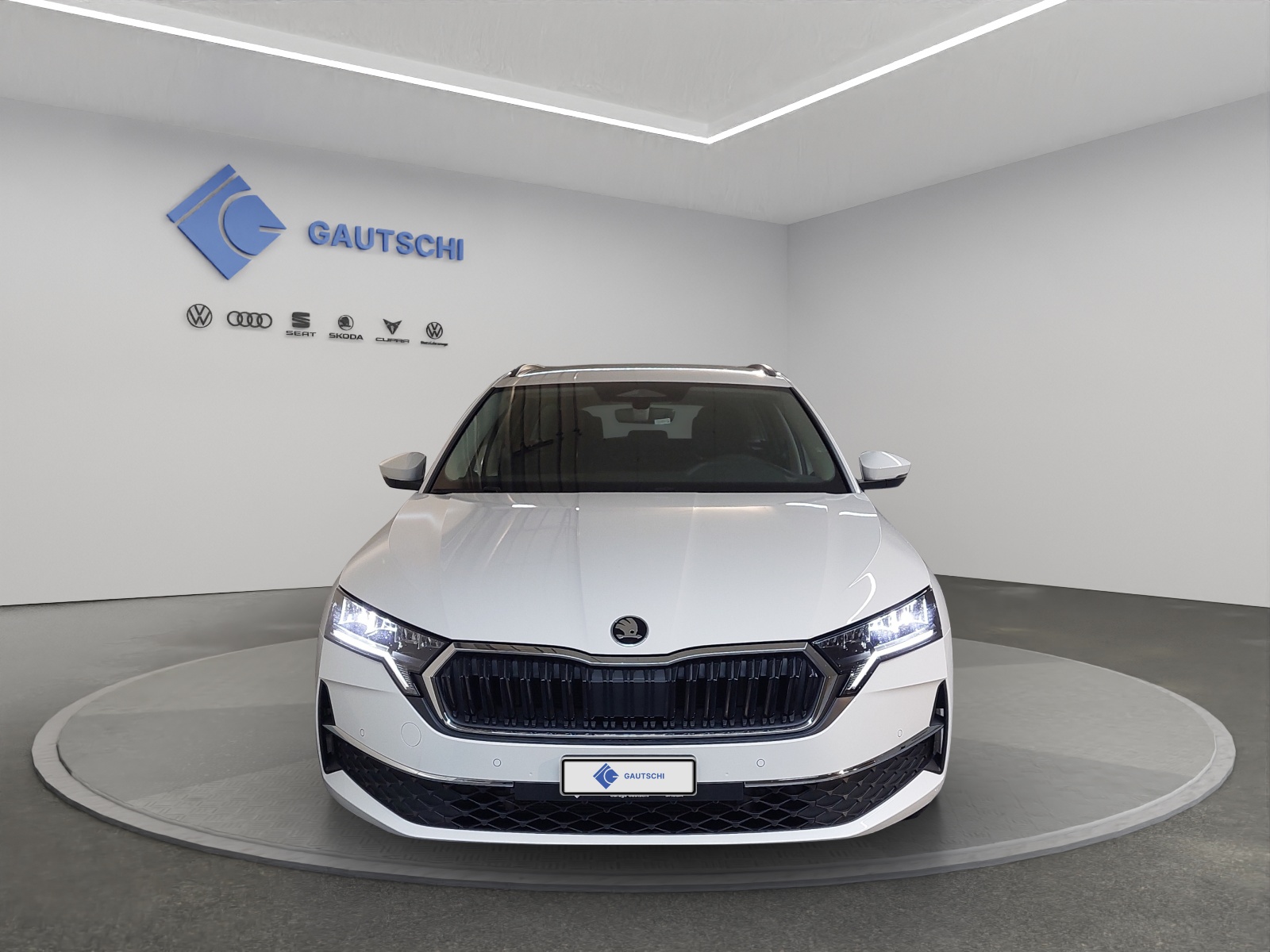SKODA Octavia Combi 2.0 TDI DSG Selection-image-4