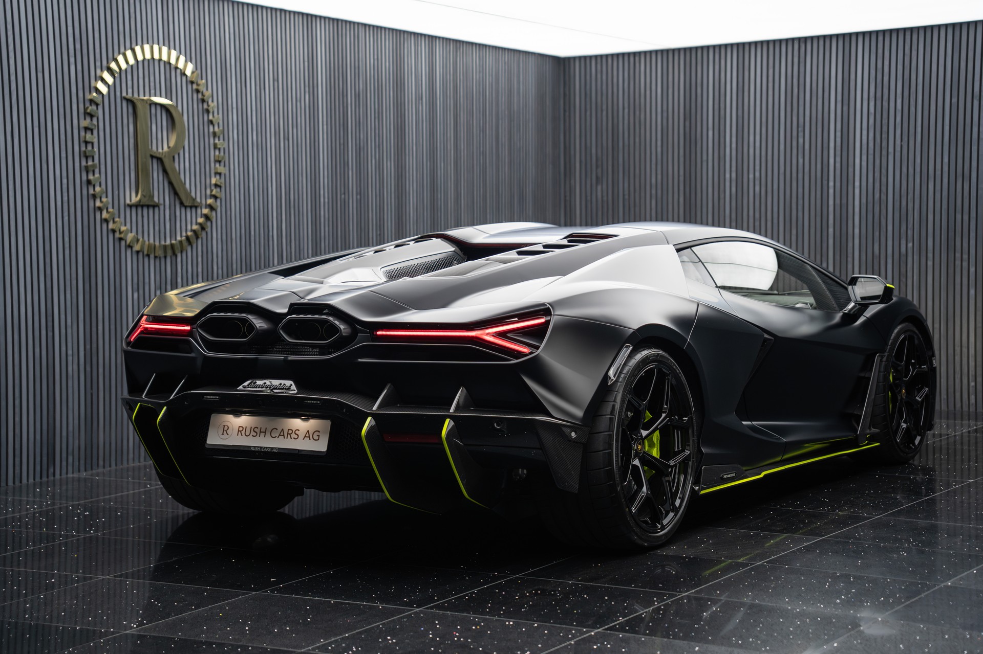 LAMBORGHINI Revuelto HPEV-showroom-element-3