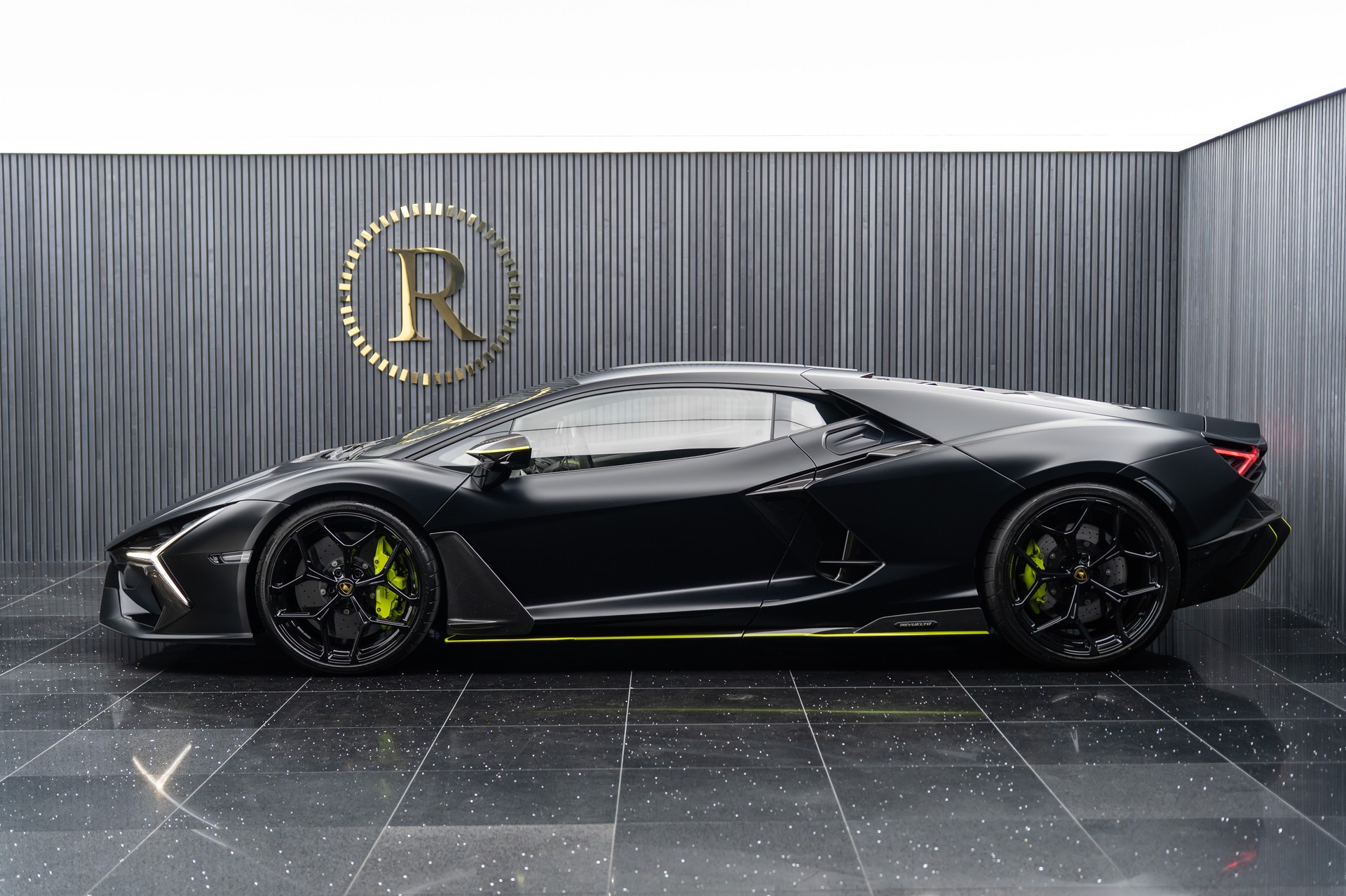 LAMBORGHINI Revuelto HPEV-showroom-element-2