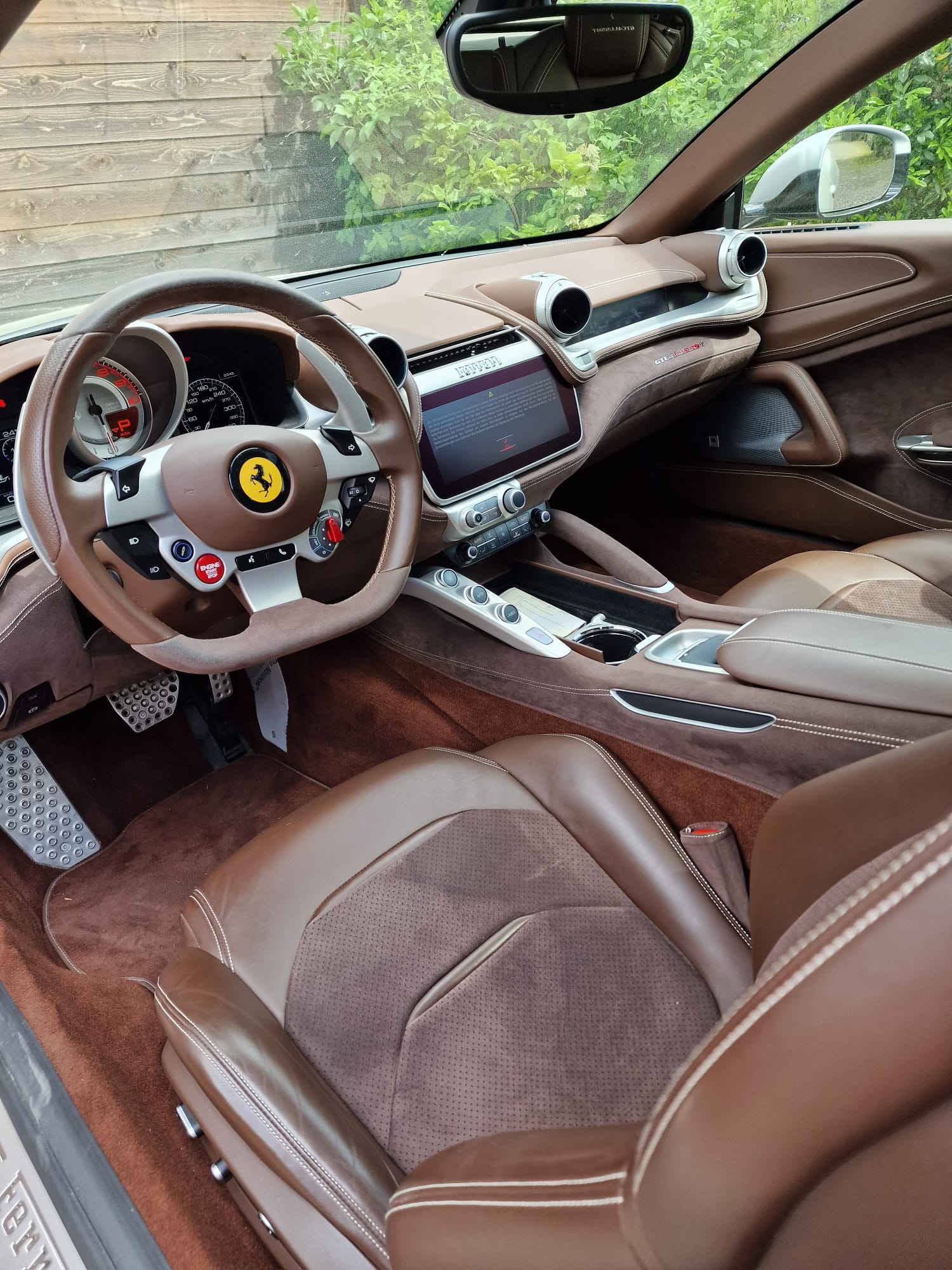 FERRARI GTC 4 Lusso T-image-4