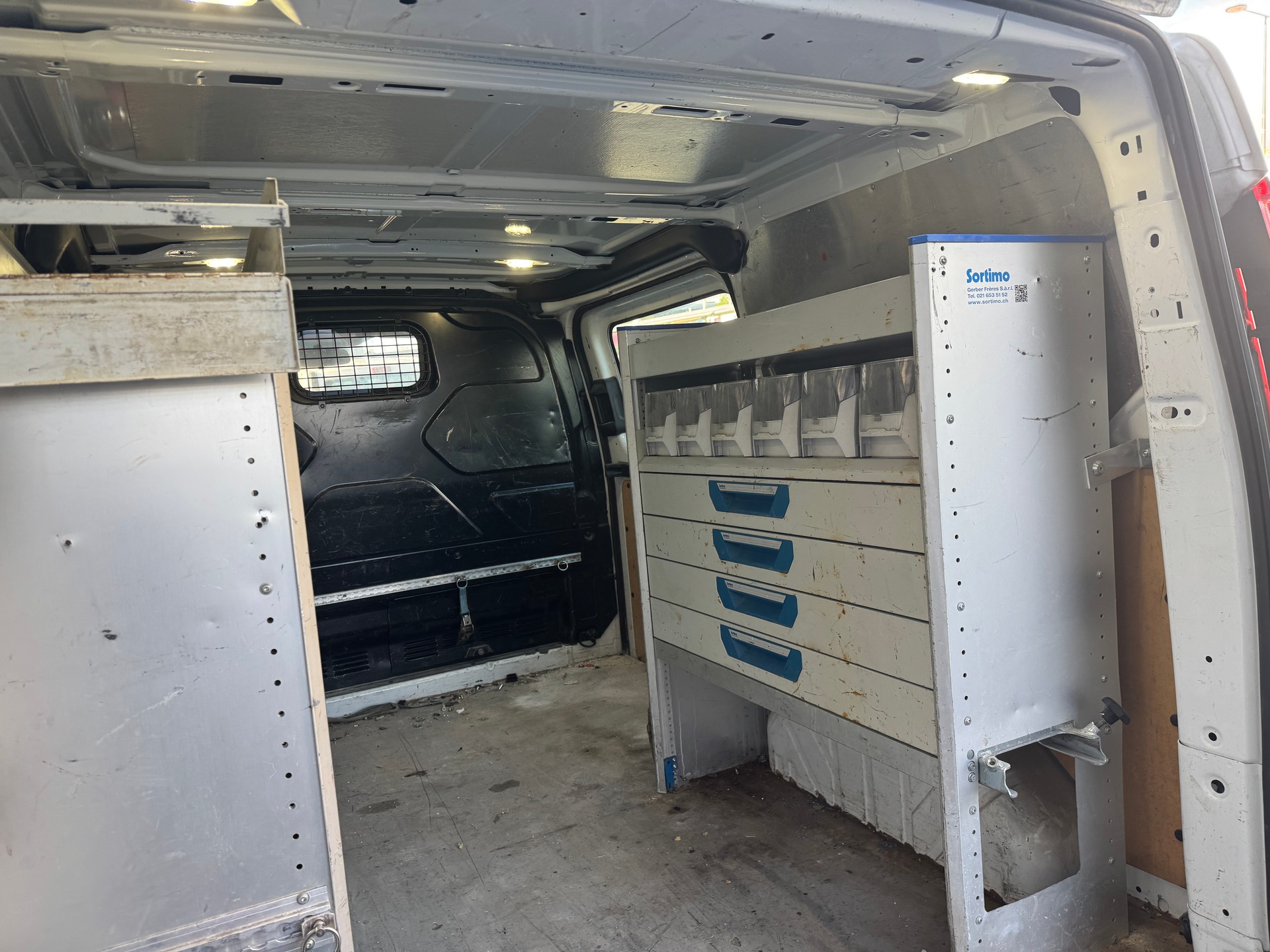 FORD Transit Custom Van 270 L1H1 Limited-image-5