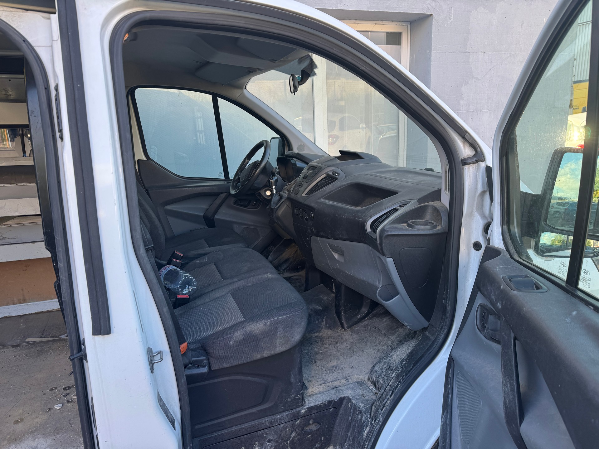 FORD Transit Custom Van 270 L1H1 Limited-image-7