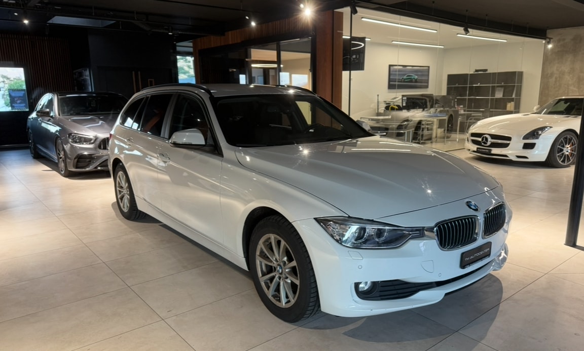 BMW 320d xDrive Touring Luxury Line Steptronic-image-1