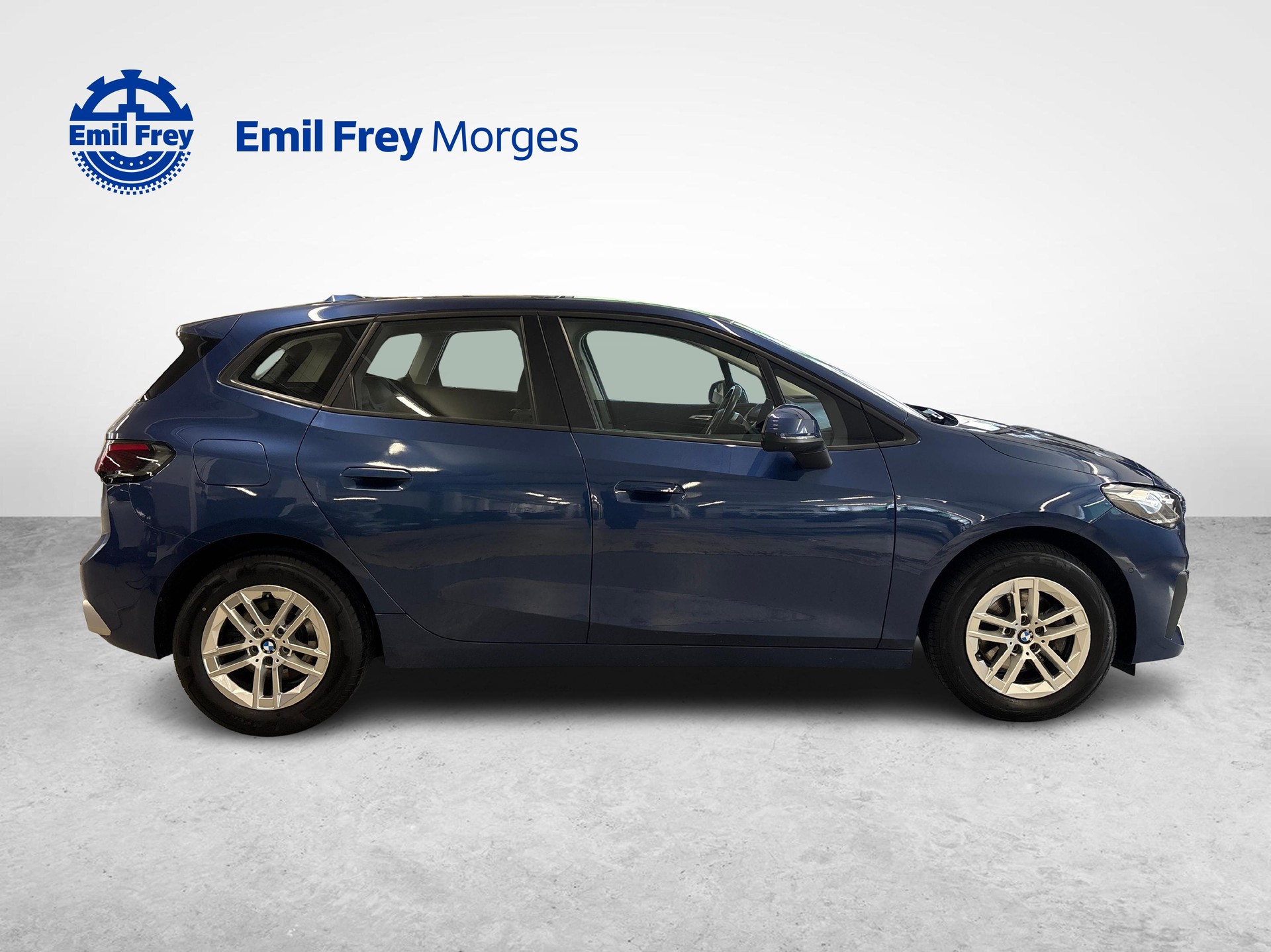 BMW 218d Active Tourer-image-1