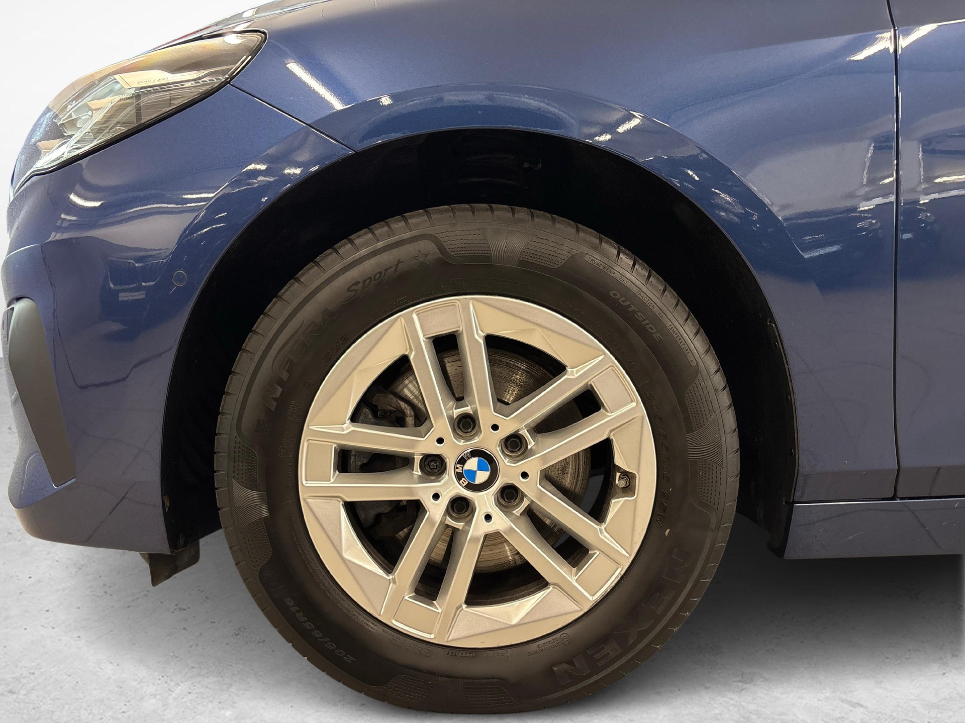 BMW 218d Active Tourer-image-18