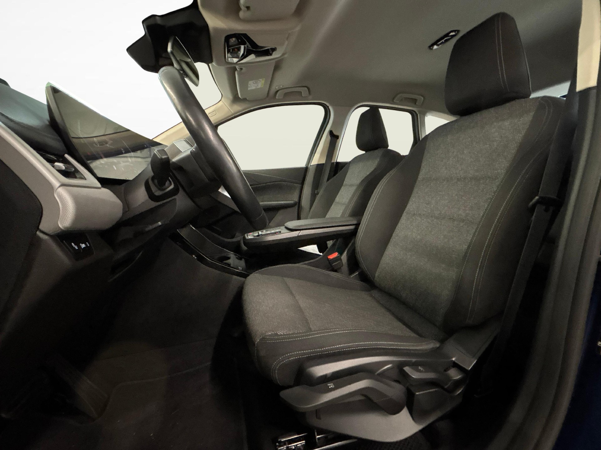 BMW 218d Active Tourer-image-9