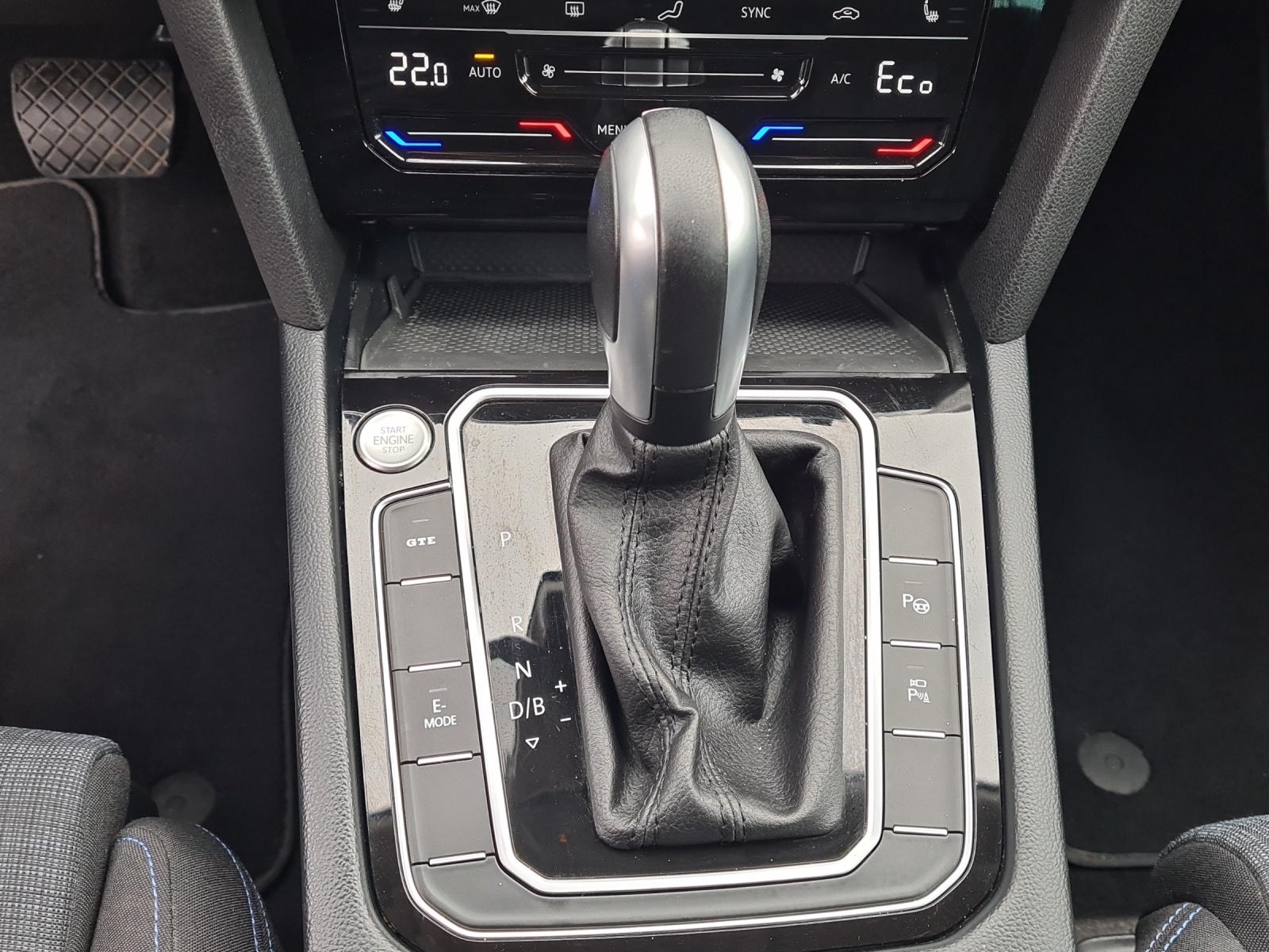 VW Passat Variant 1.4 TSI GTE Hybrid DSG-image-12