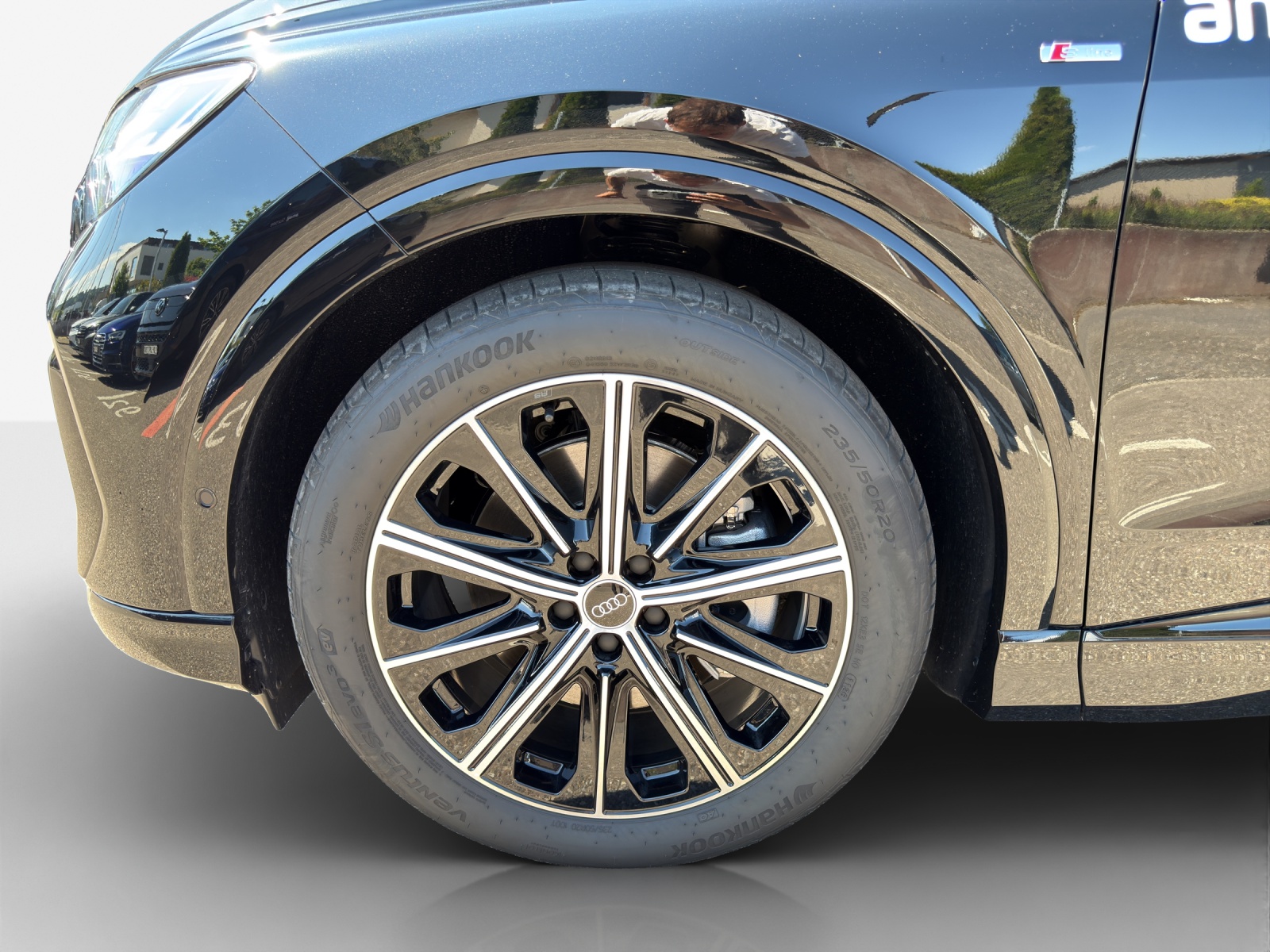 AUDI Q4 e-tron 45 Attraction quattro-image-13