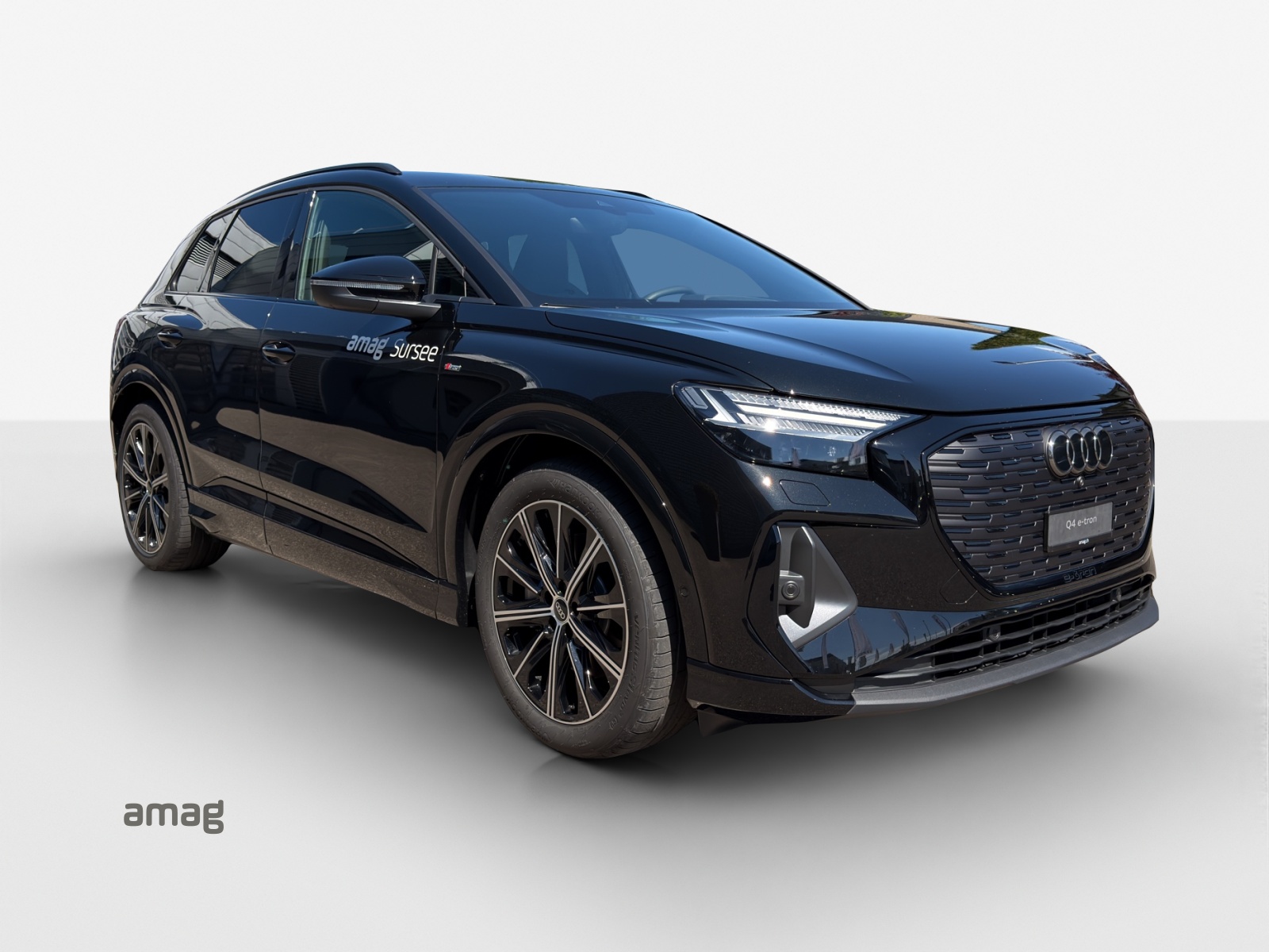 AUDI Q4 e-tron 45 Attraction quattro-image-5