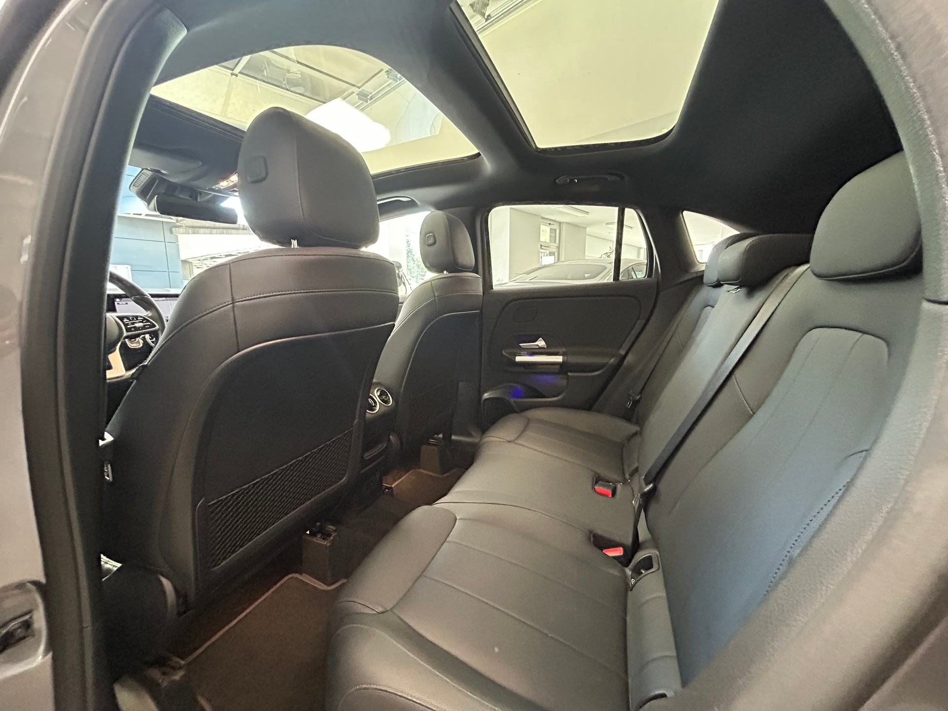 MERCEDES-BENZ GLA 220d 4Matic Progressive 8G-DCT-image-11