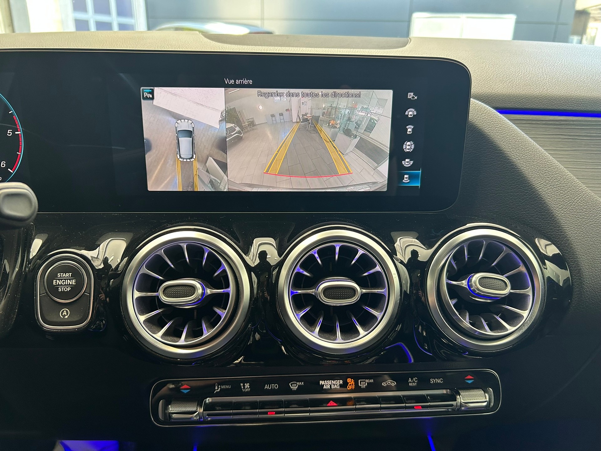 MERCEDES-BENZ GLA 220d 4Matic Progressive 8G-DCT-image-14