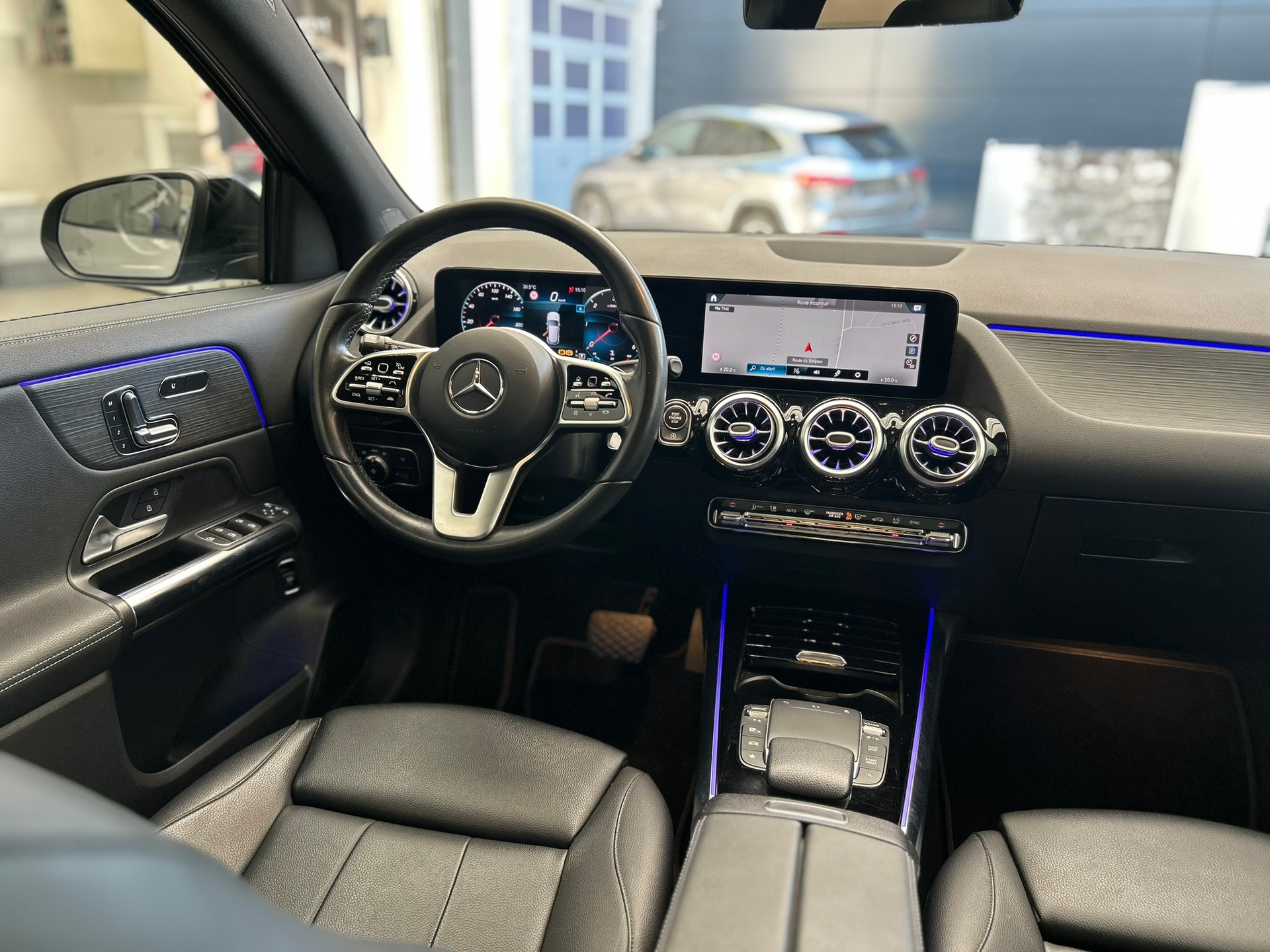 MERCEDES-BENZ GLA 220d 4Matic Progressive 8G-DCT-image-9