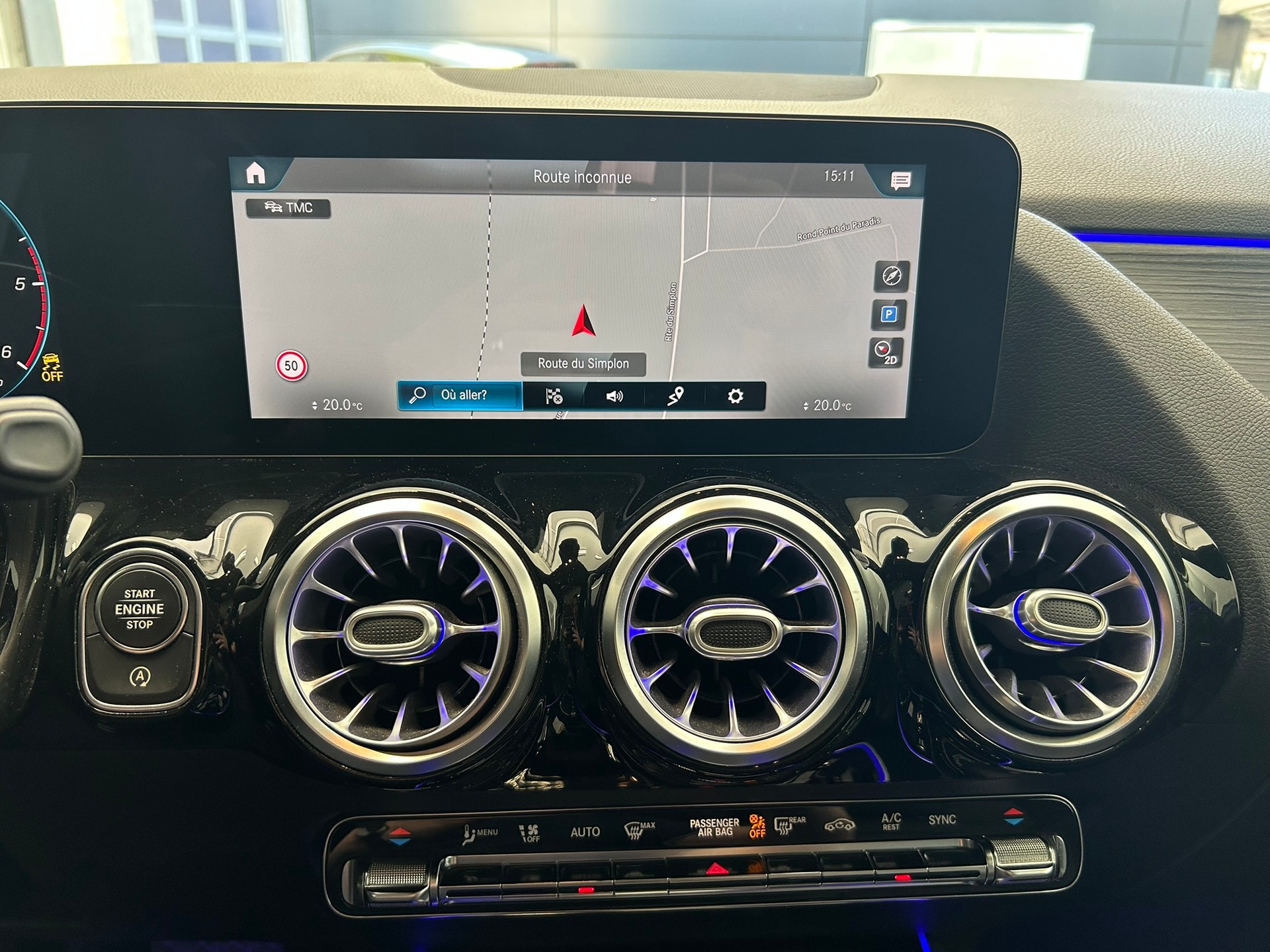 MERCEDES-BENZ GLA 220d 4Matic Progressive 8G-DCT-image-12