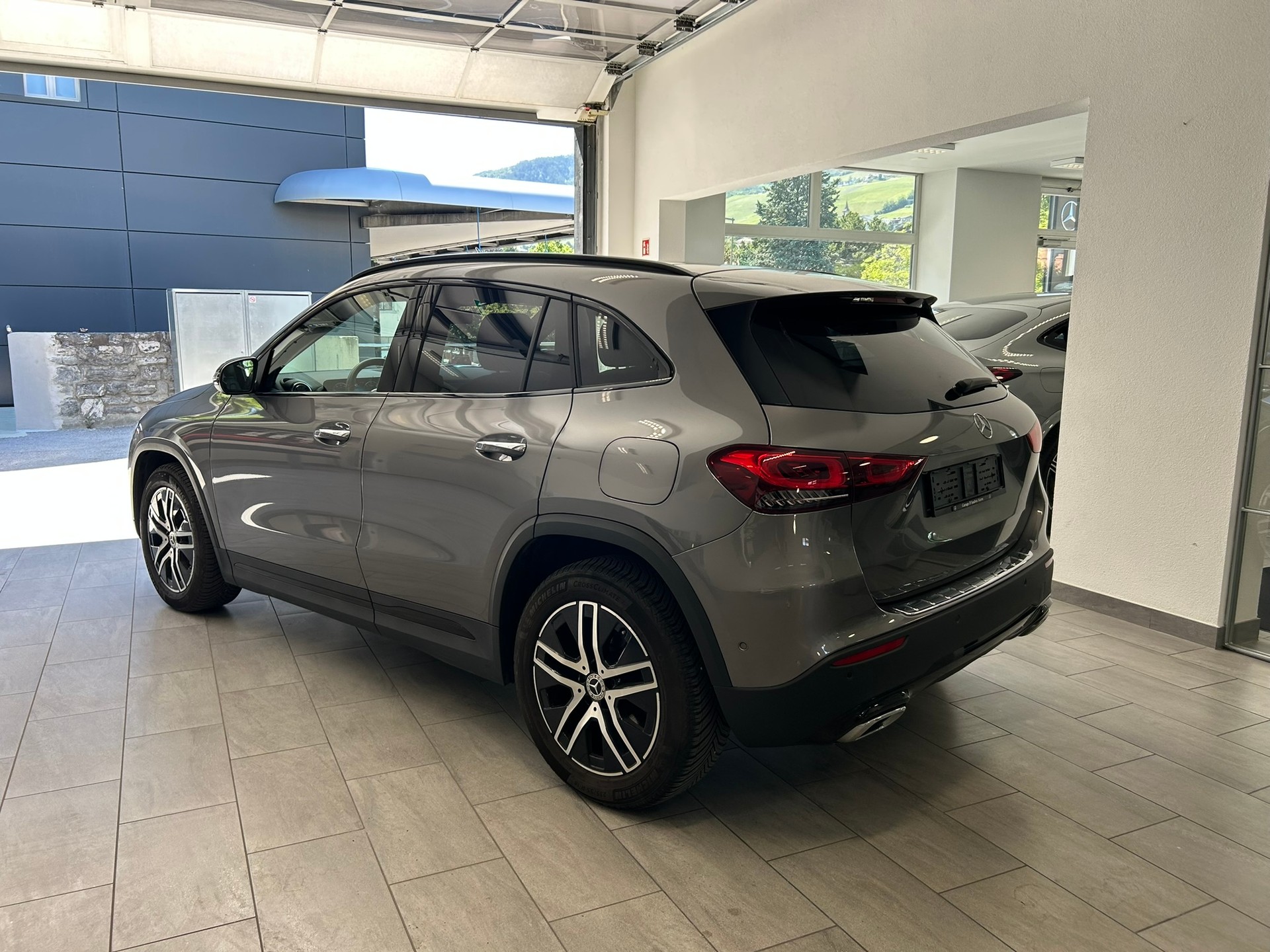 MERCEDES-BENZ GLA 220d 4Matic Progressive 8G-DCT-image-4