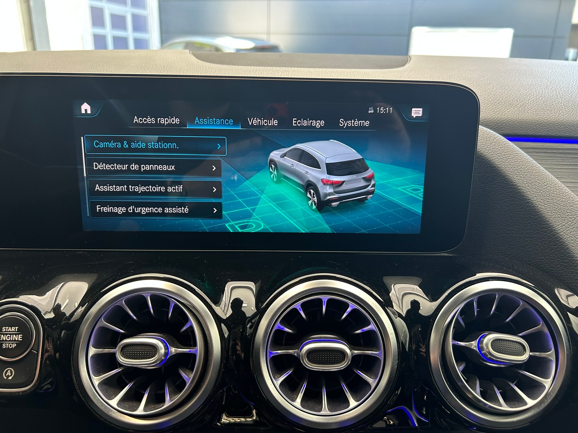 MERCEDES-BENZ GLA 220d 4Matic Progressive 8G-DCT-image-13