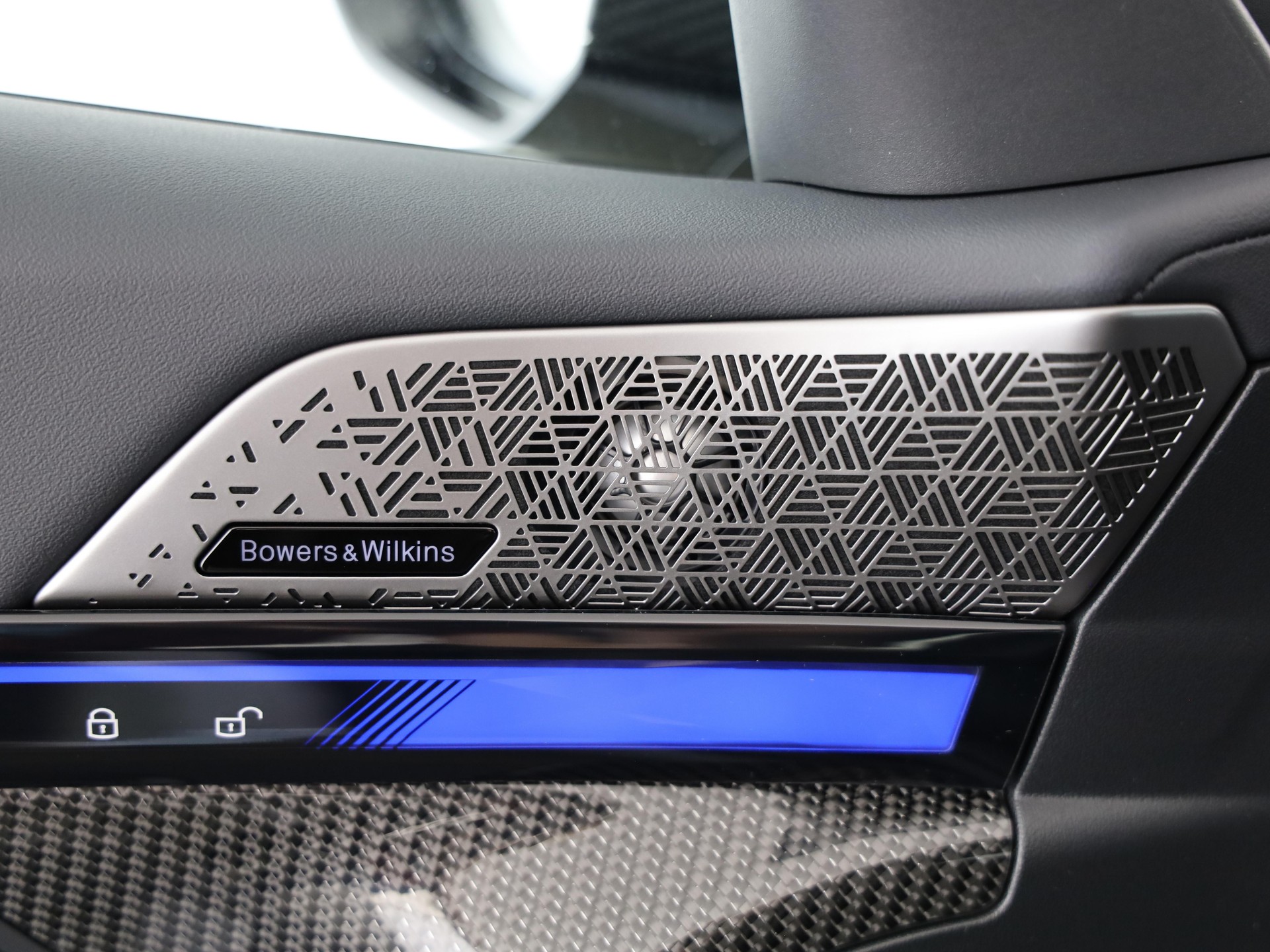 BMW M5 xDrive Touring-image-10