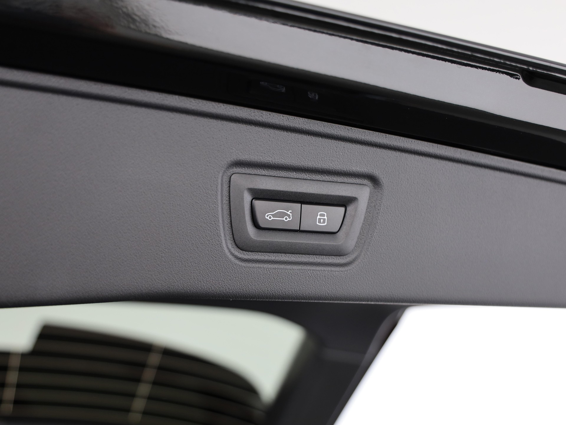 BMW M5 xDrive Touring-image-7