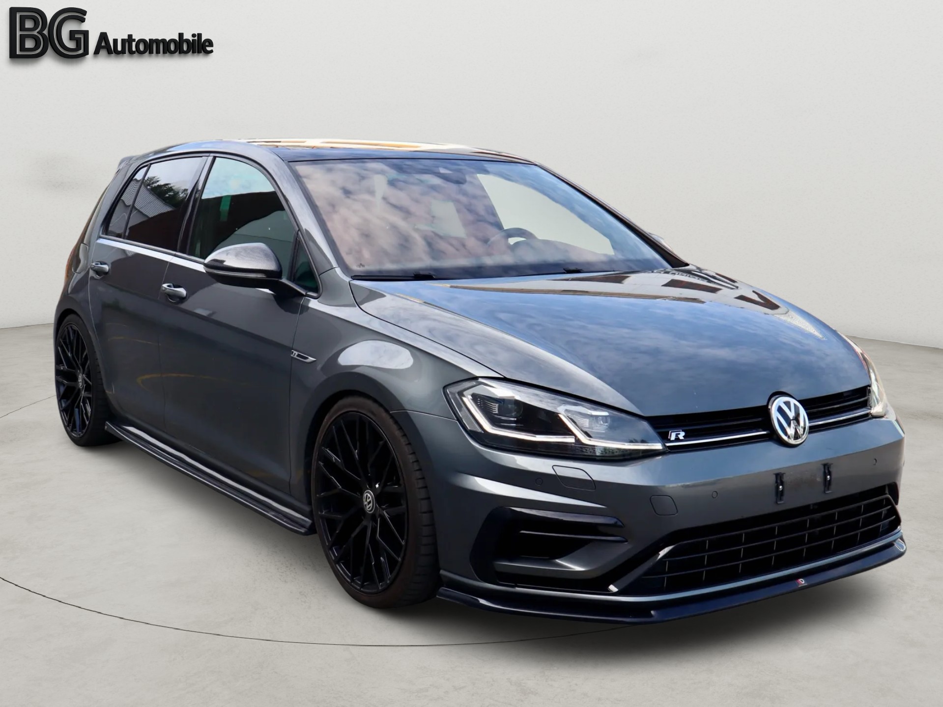VW Golf 2.0 TSI R 4Motion DSG-image-2