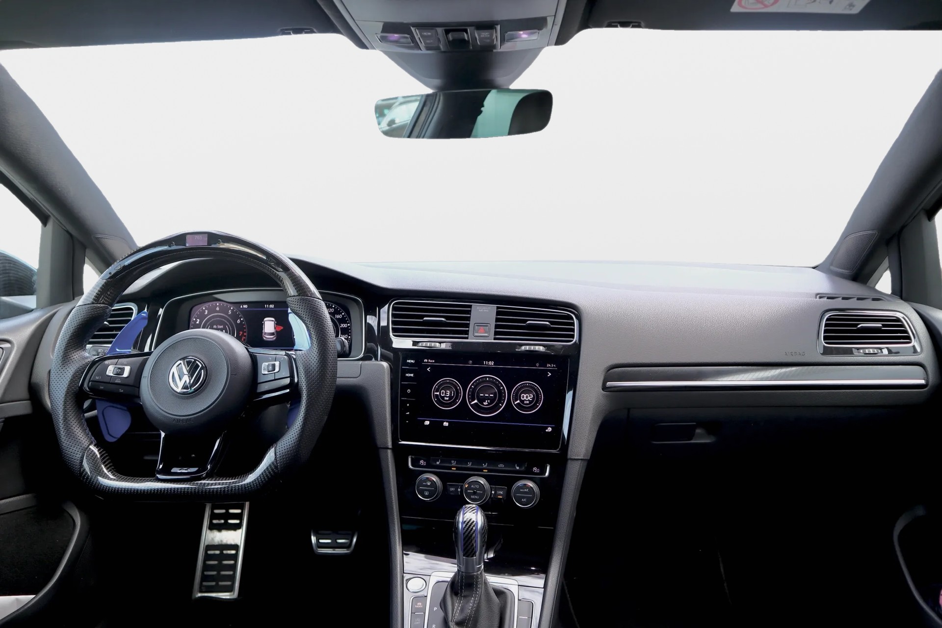 VW Golf 2.0 TSI R 4Motion DSG-image-8