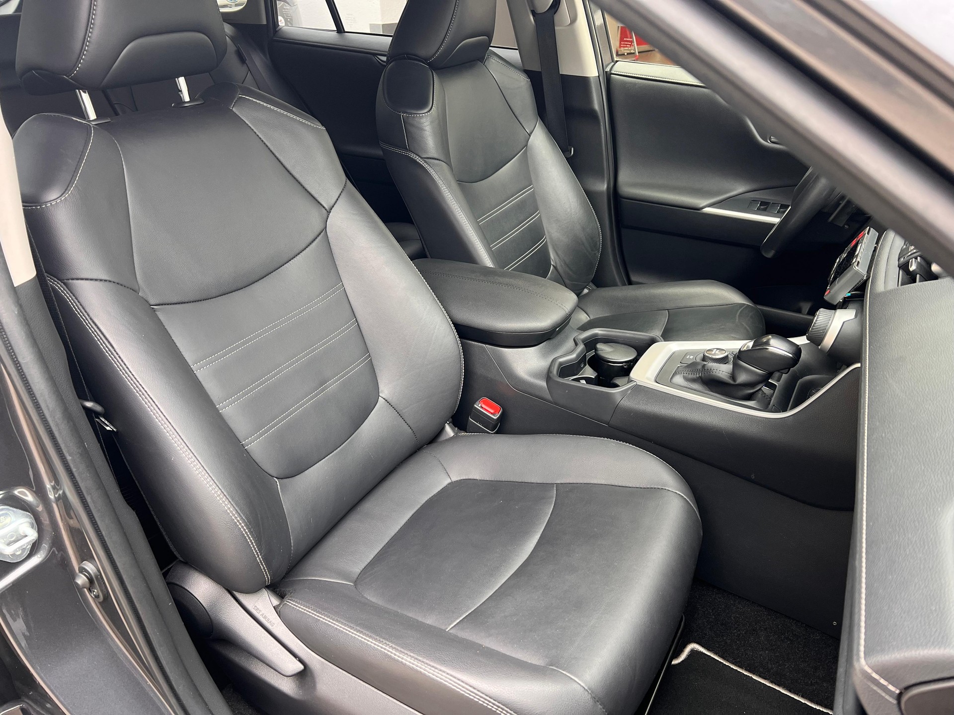 TOYOTA RAV4 2.5 HEV Premium-image-10