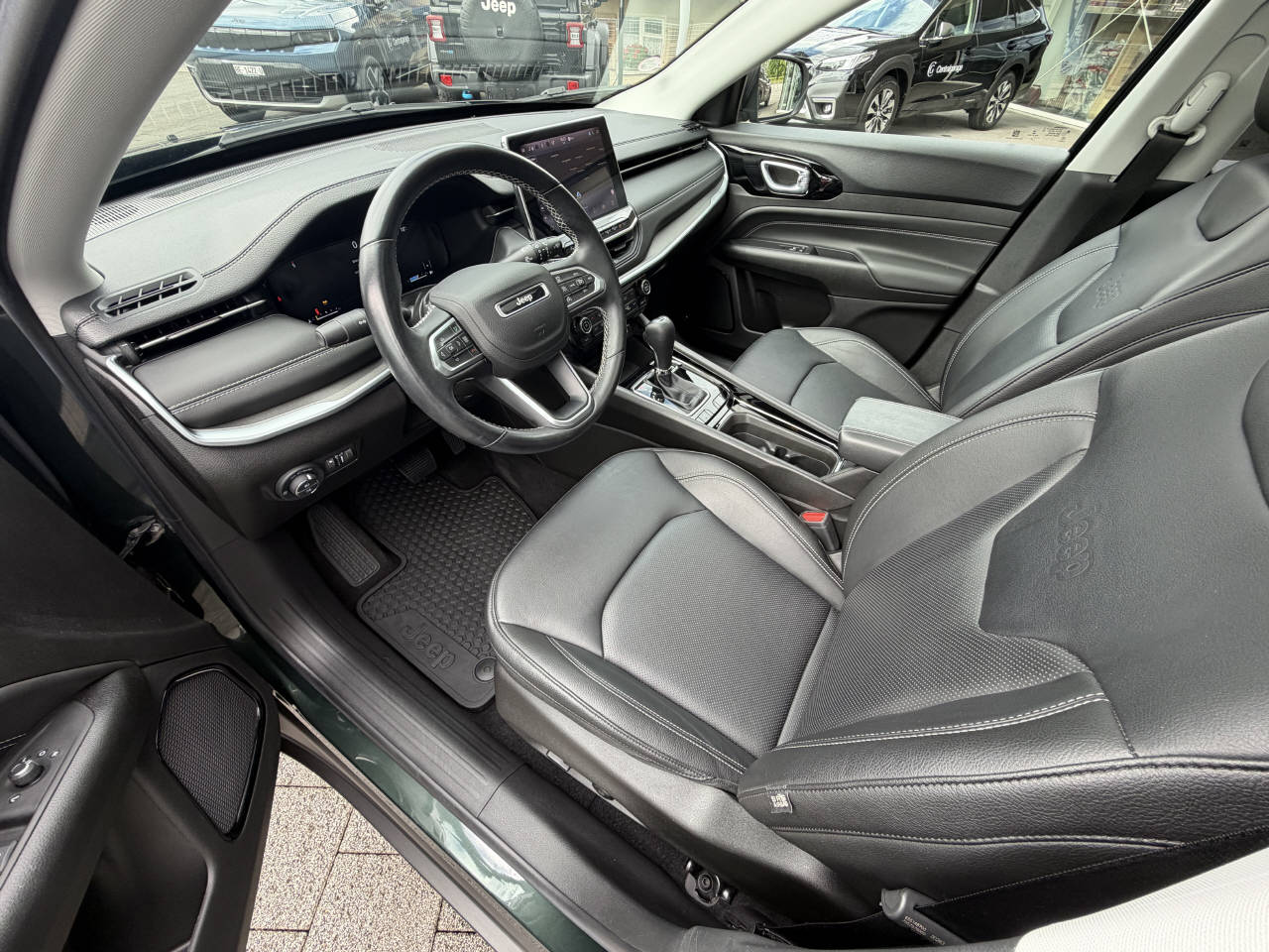 JEEP Compass 1.3 Turbo Limited-image-8