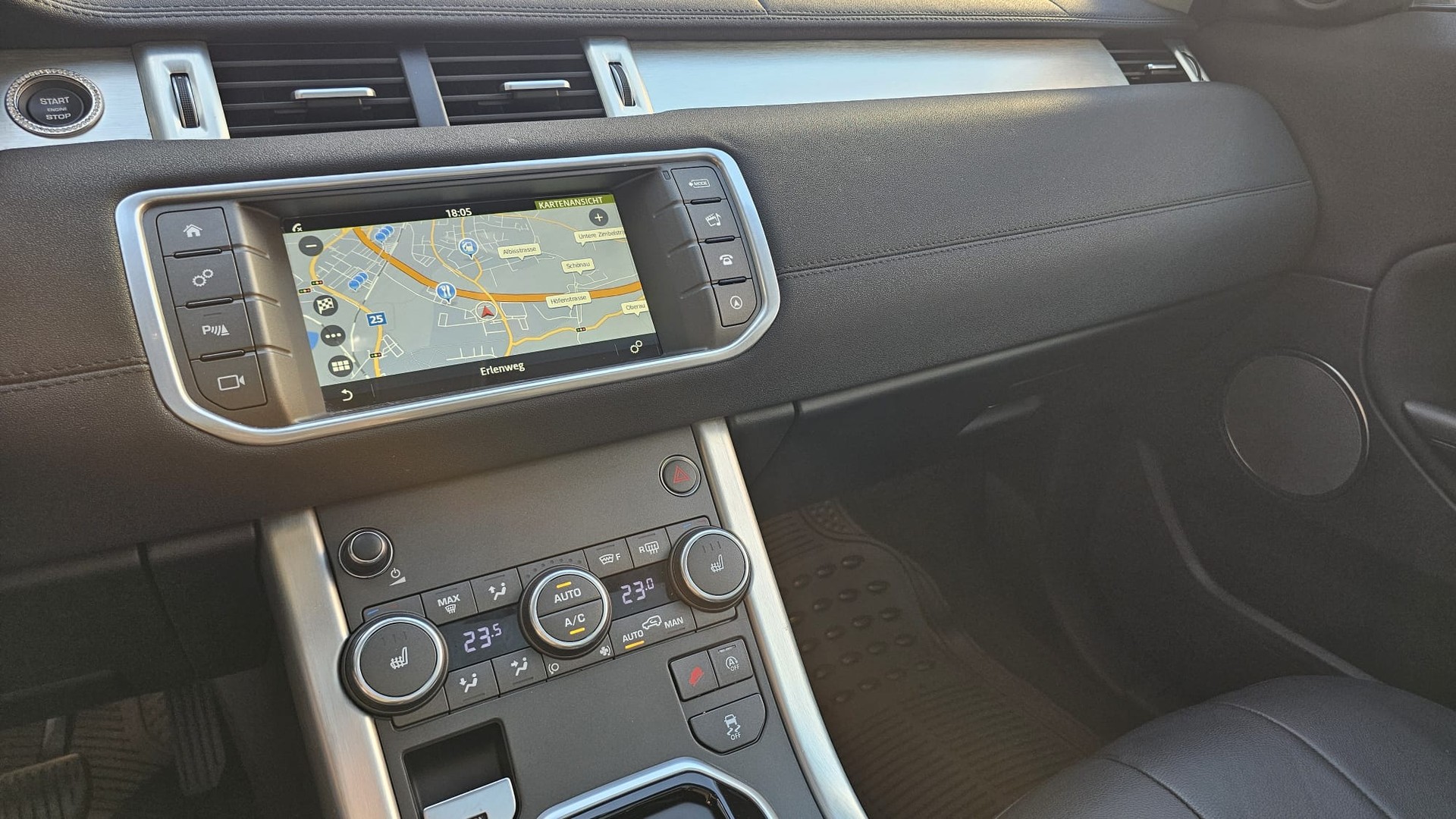 LAND ROVER Range Rover Evoque 2.0 TD4 SE Dynamc AT9-image-9