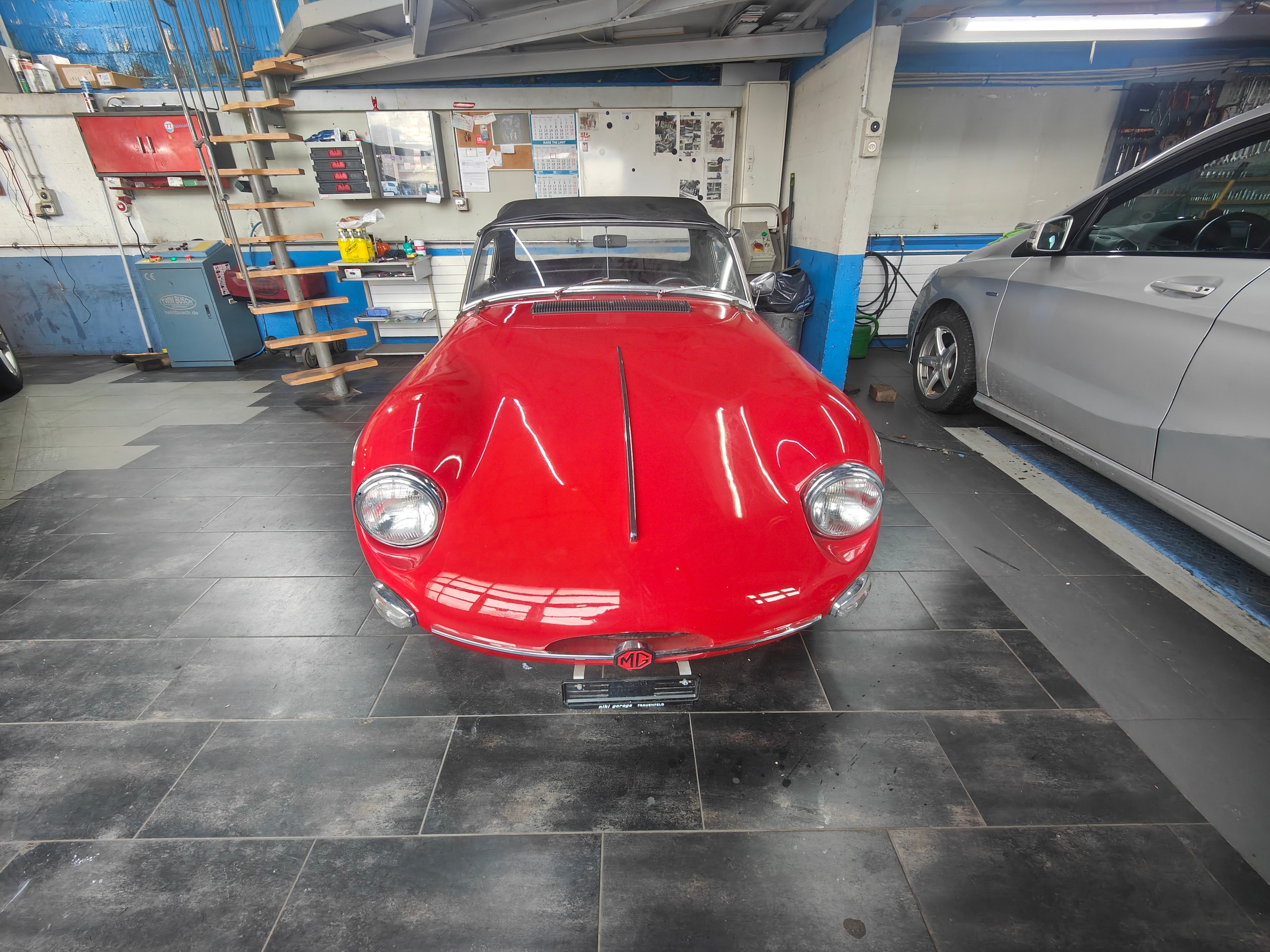 MG Motorhaube MG Spedwell – Ansicht 1