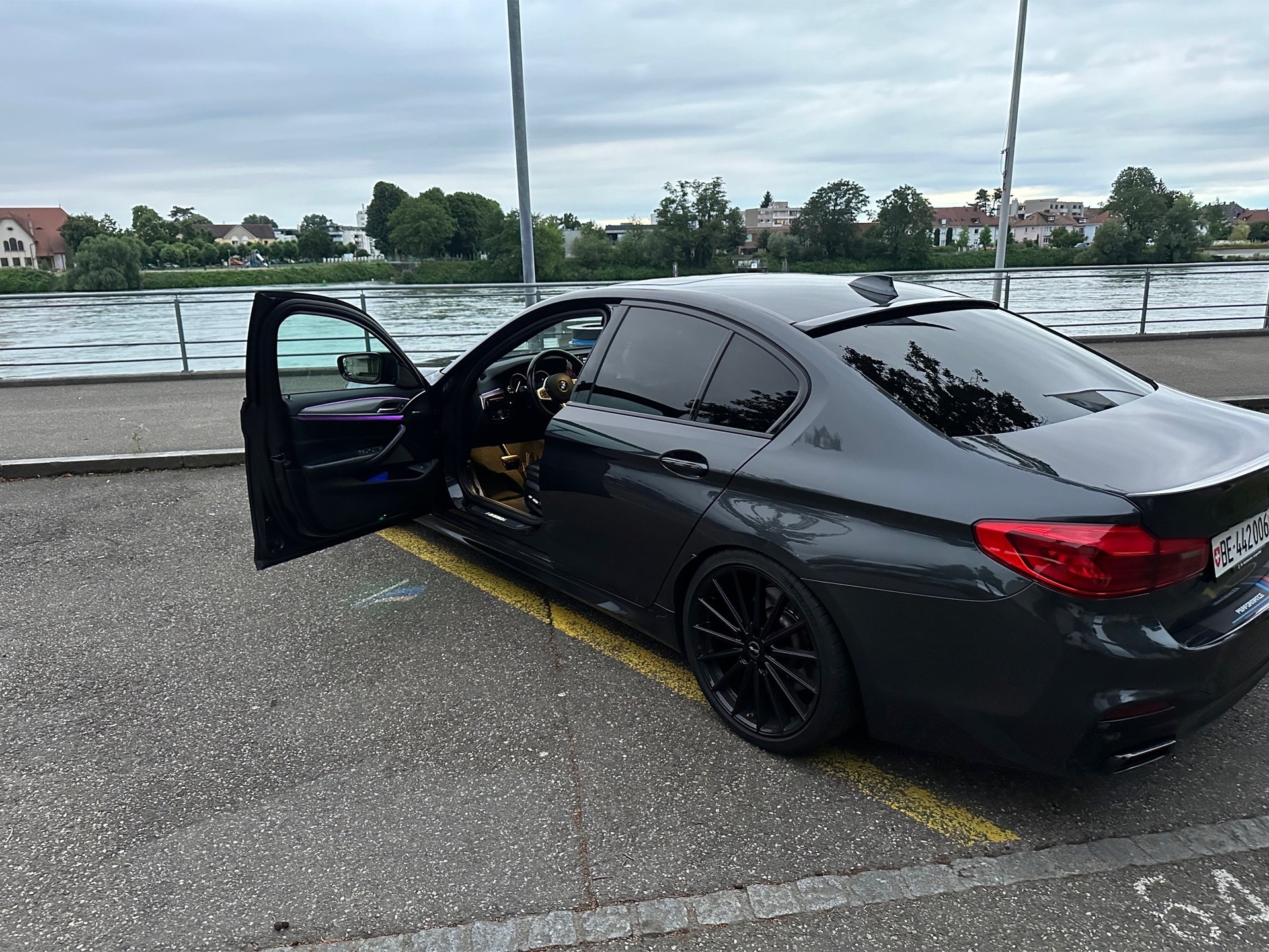 BMW M550i xDrive SAG-image-0