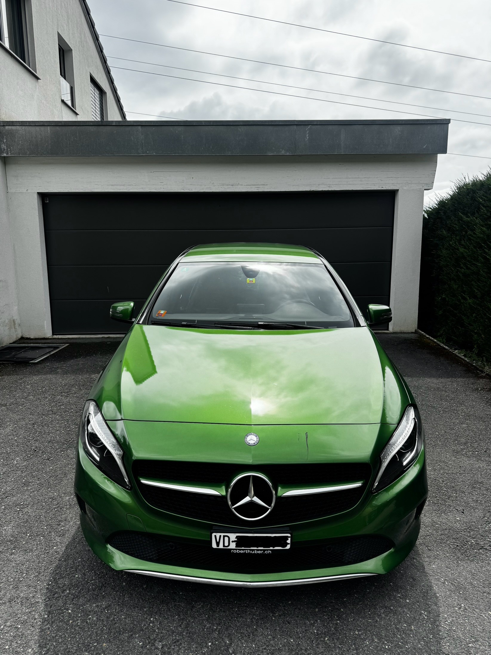 MERCEDES-BENZ A 180-image-1