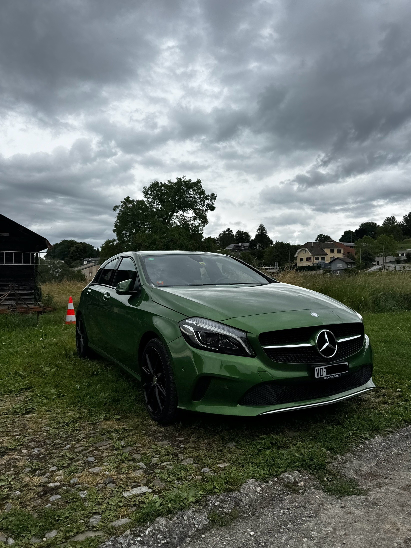 MERCEDES-BENZ A 180-image-4