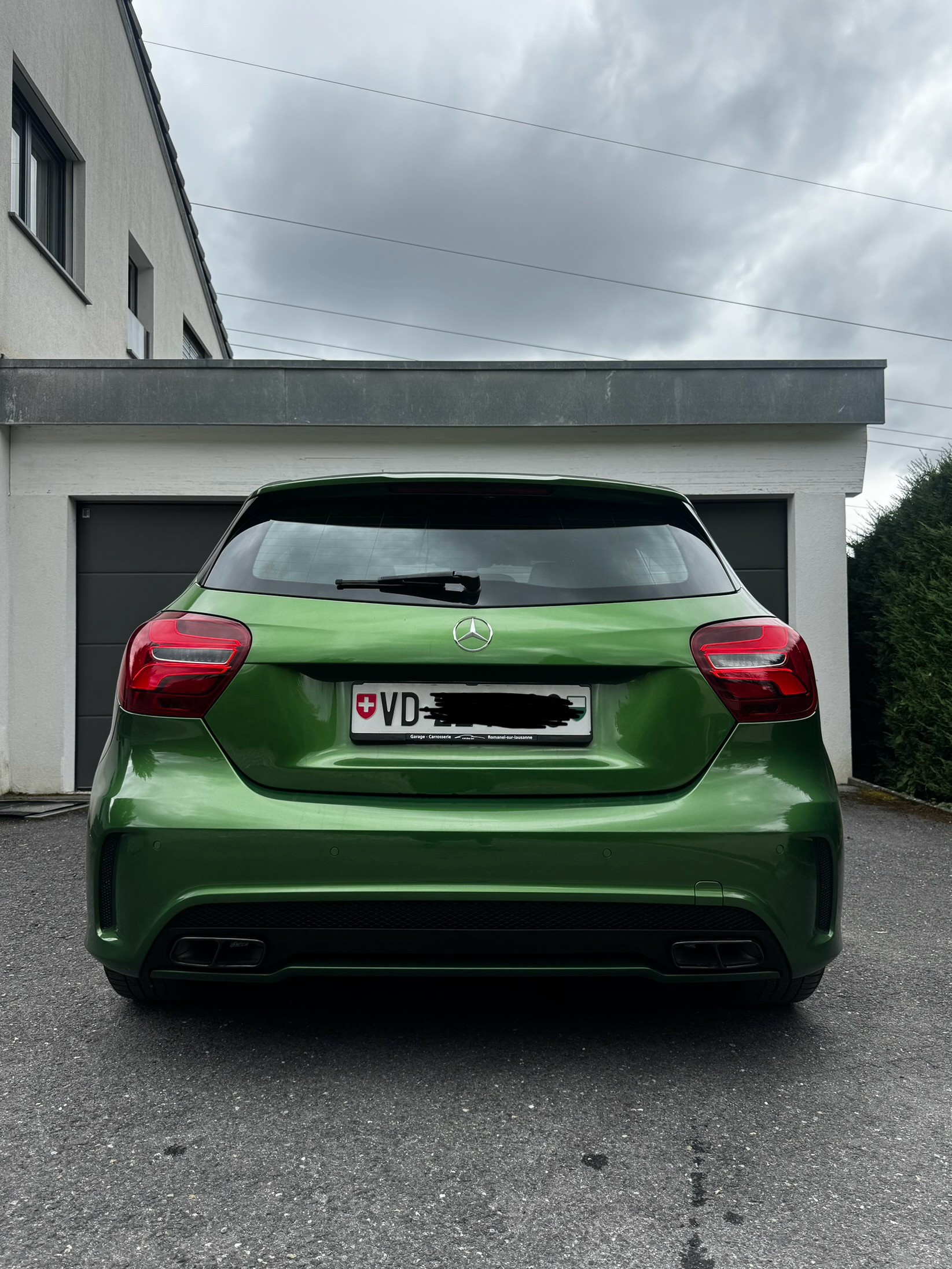 MERCEDES-BENZ A 180-image-2