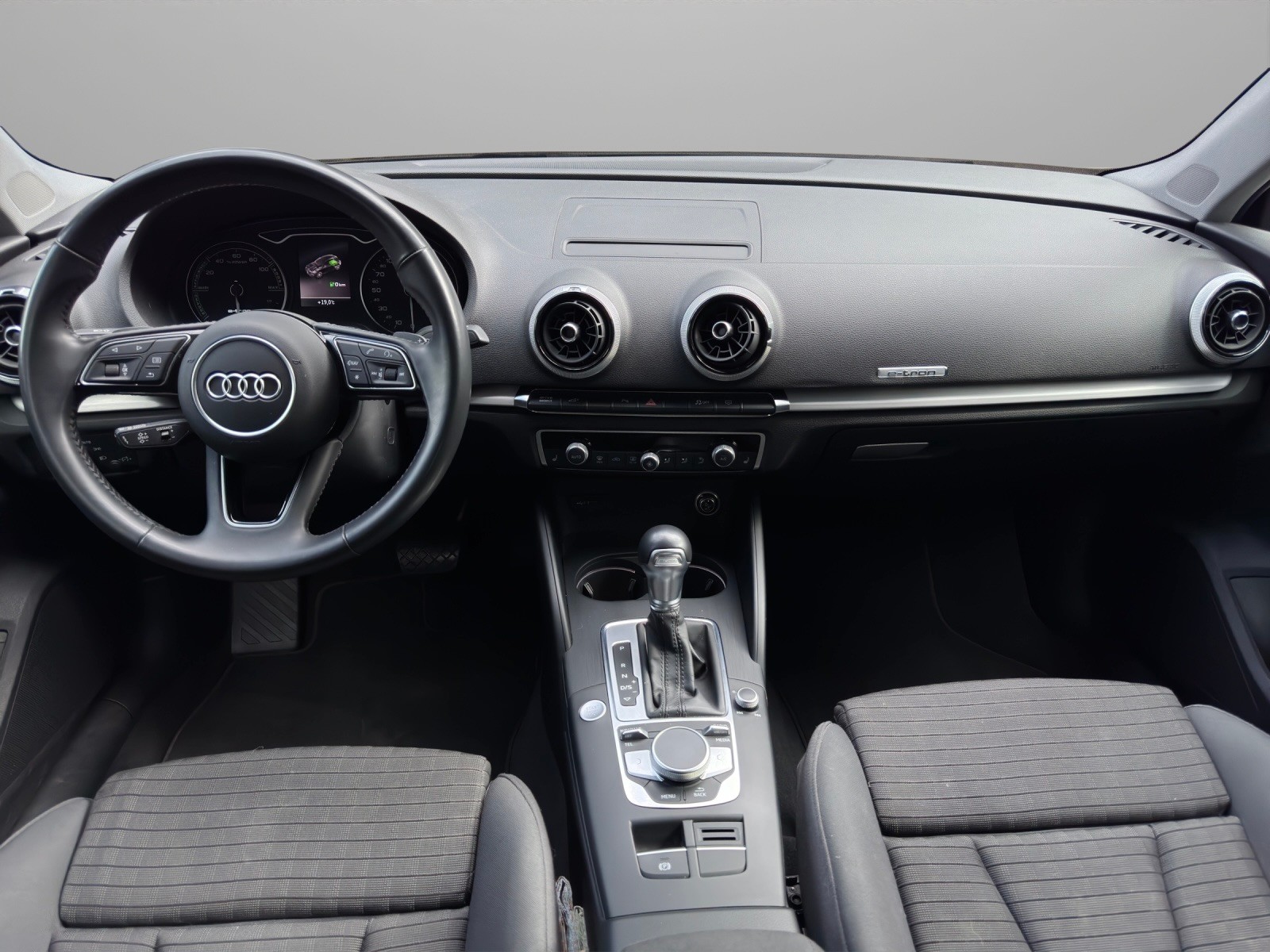 AUDI A3 Sportback 40 TFSI e-tron Sport S-tronic-image-8
