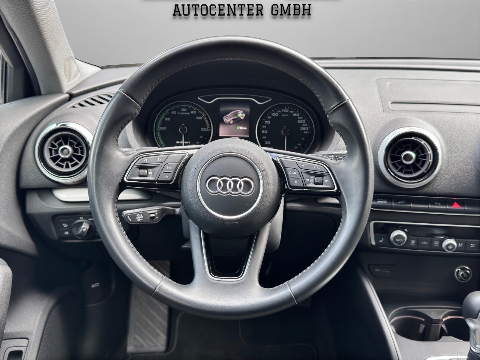 AUDI A3 Sportback 40 TFSI e-tron Sport S-tronic-image-9