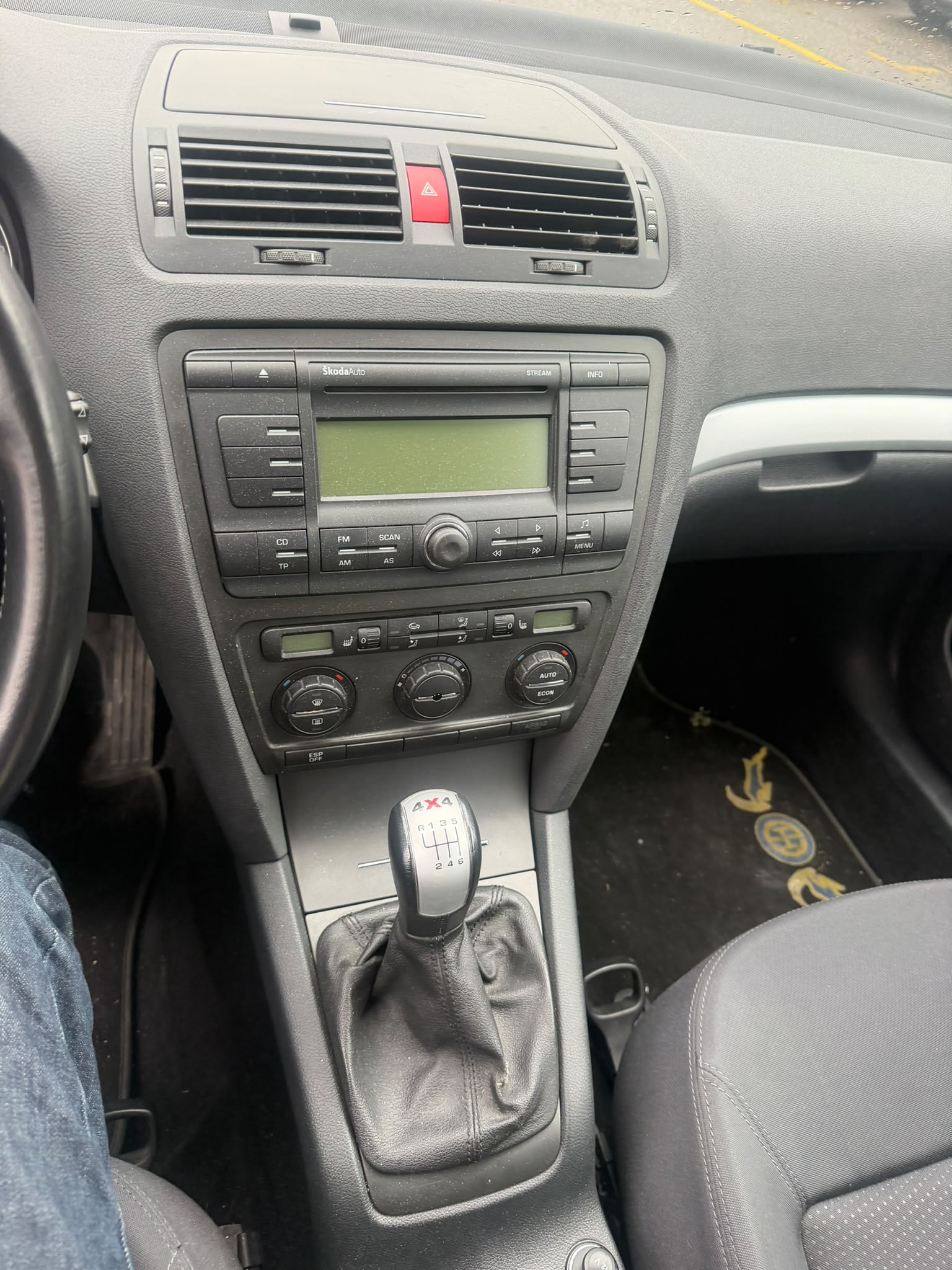 SKODA Octavia 1.9 TDI Swiss Adventure 4x4-image-4