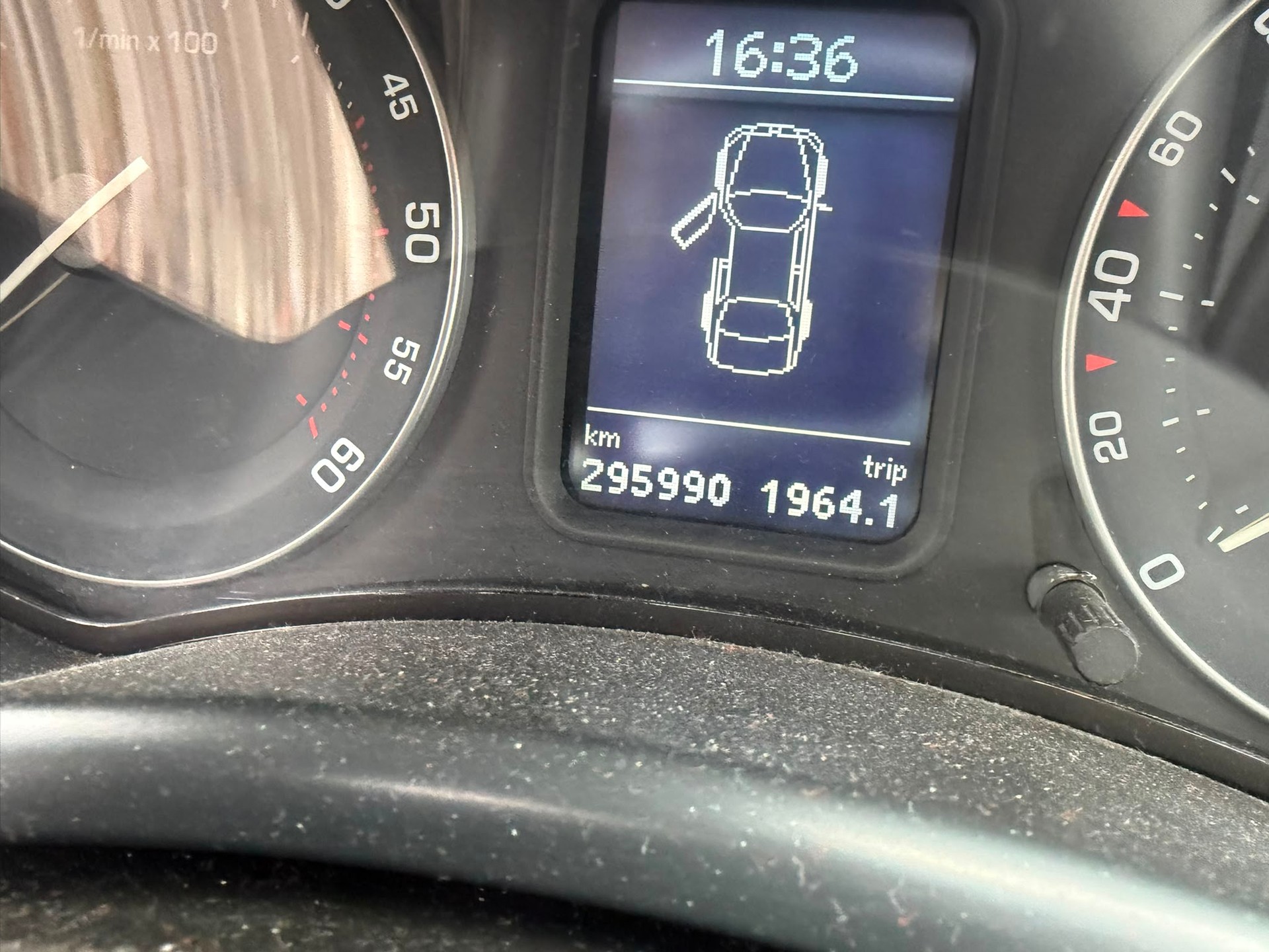 SKODA Octavia 1.9 TDI Swiss Adventure 4x4-image-5