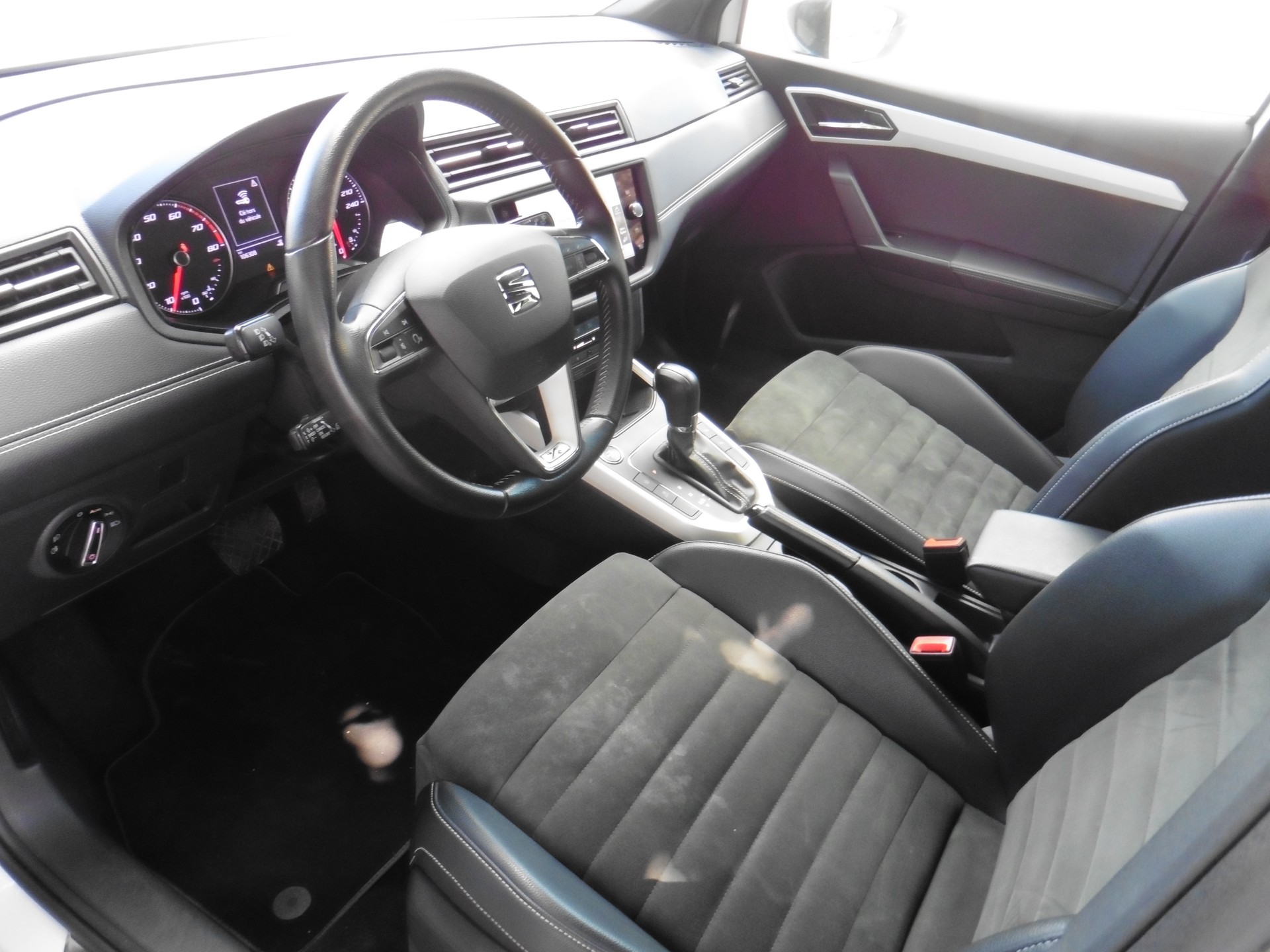 SEAT Arona 1.0 TSI Eco Xcellence DSG-image-16