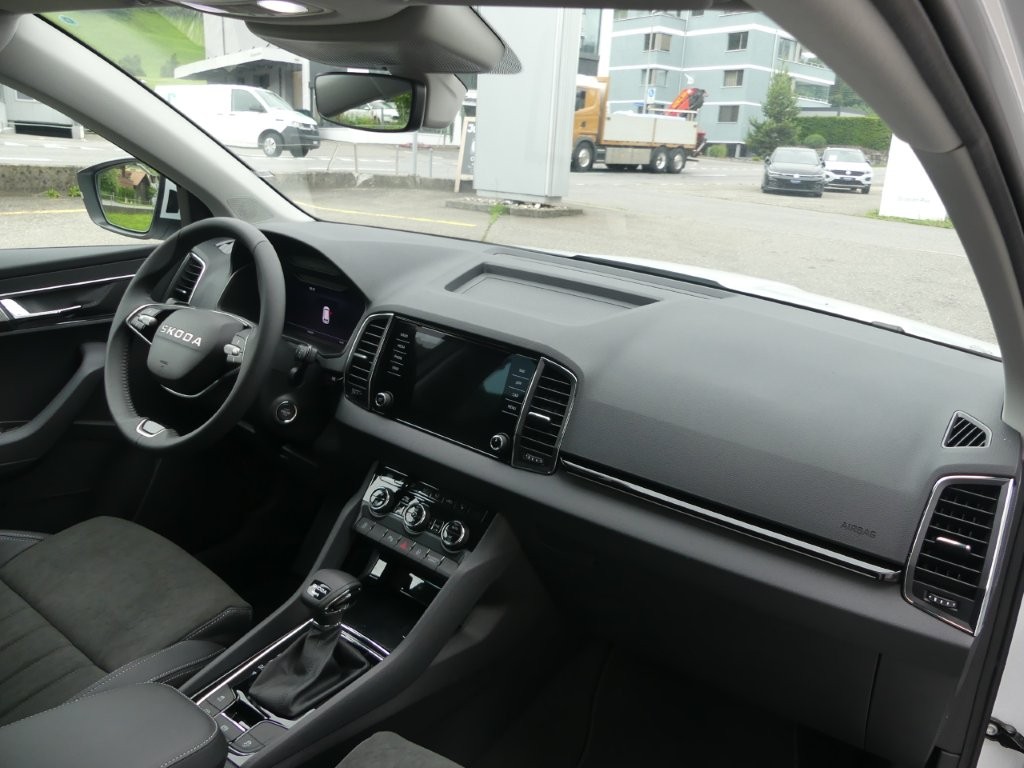 SKODA Karoq 2.0 TDI CR Dynamic 4x4 DSG-image-8