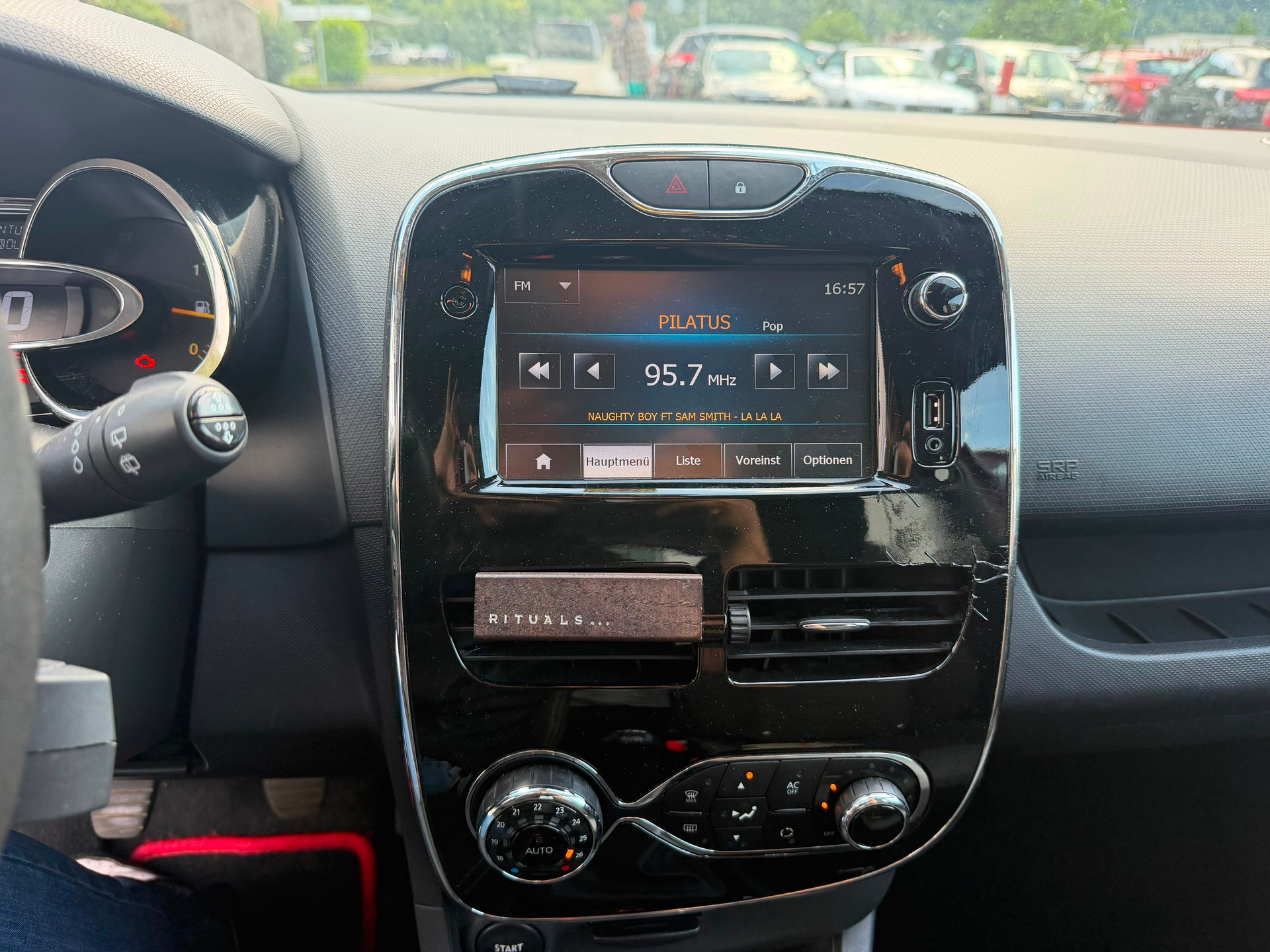 RENAULT Clio 1.5 dCi Dynamique-image-8