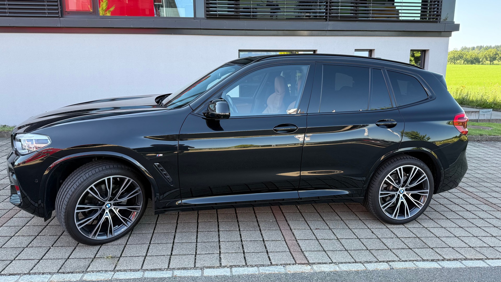 BMW 20d xDrive M-Sport-image-1
