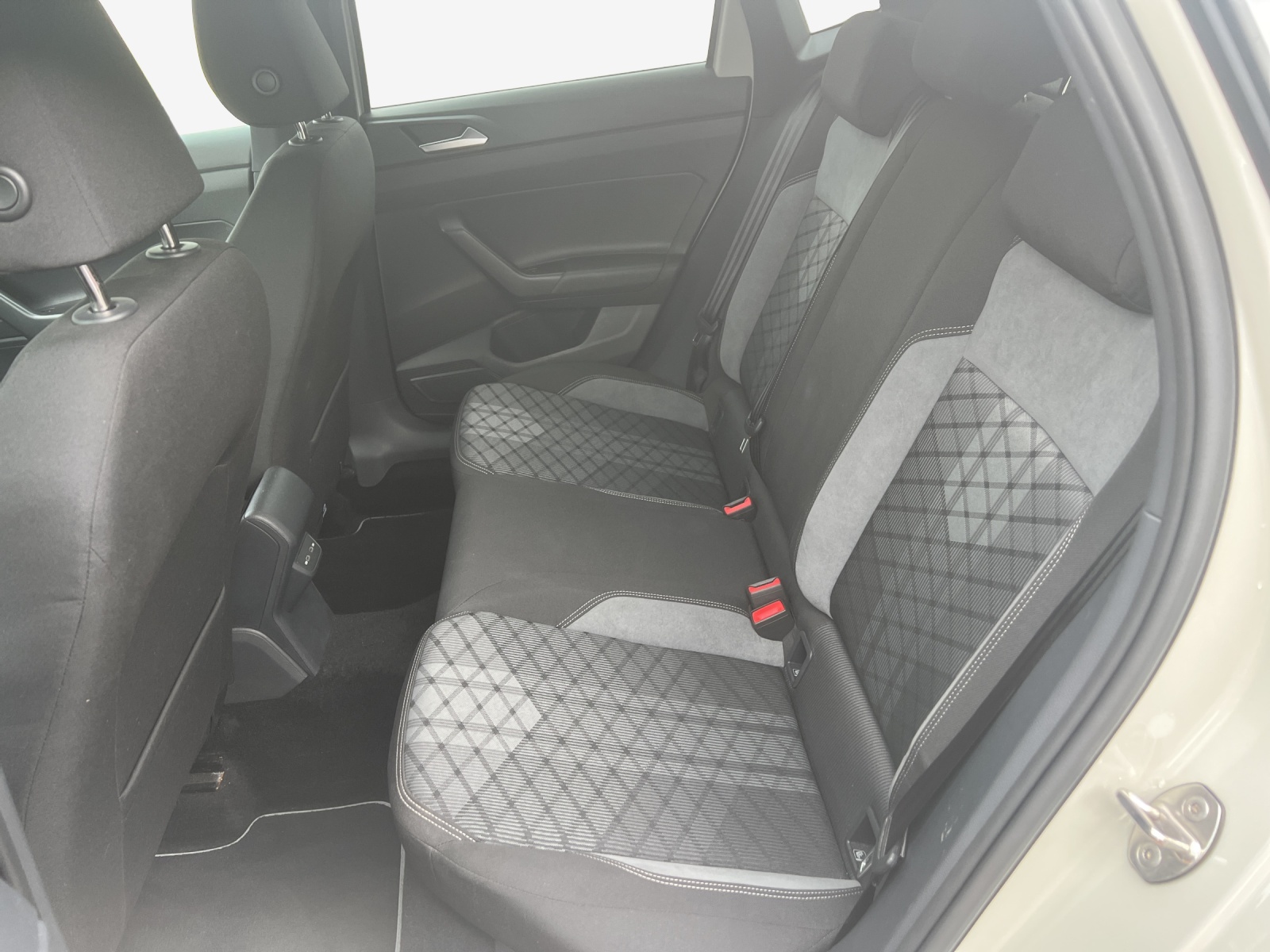 VW Polo 1.0 TSI R-Line DSG-image-11